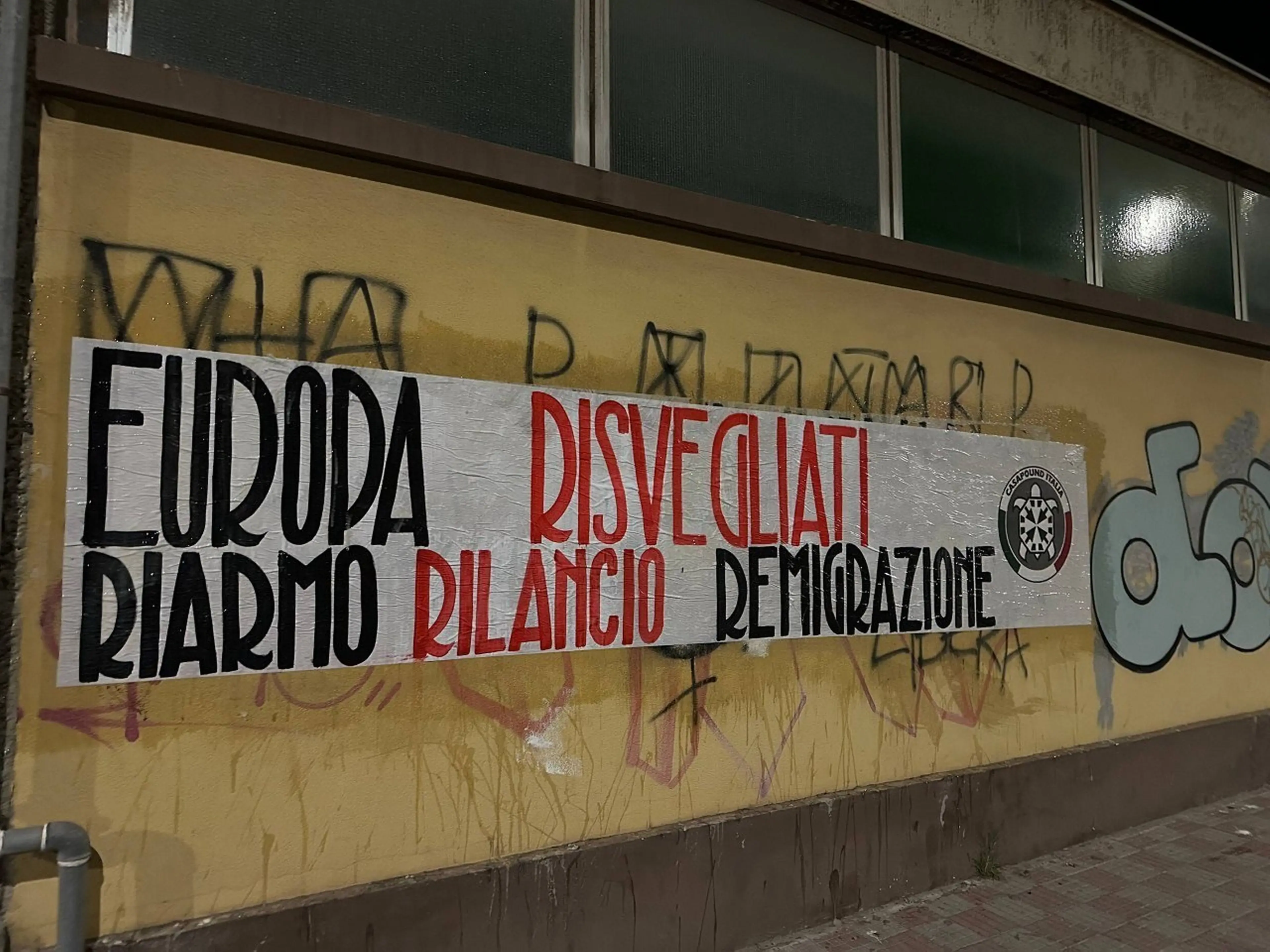 RIARMO RILANCIO REMIGRAZIONE, CASAPOUND LANCIA LA CAMPAGNA PER RISVEGLIARE L'EUROPA MANIFESTO EUROPA RISVEGLIATI