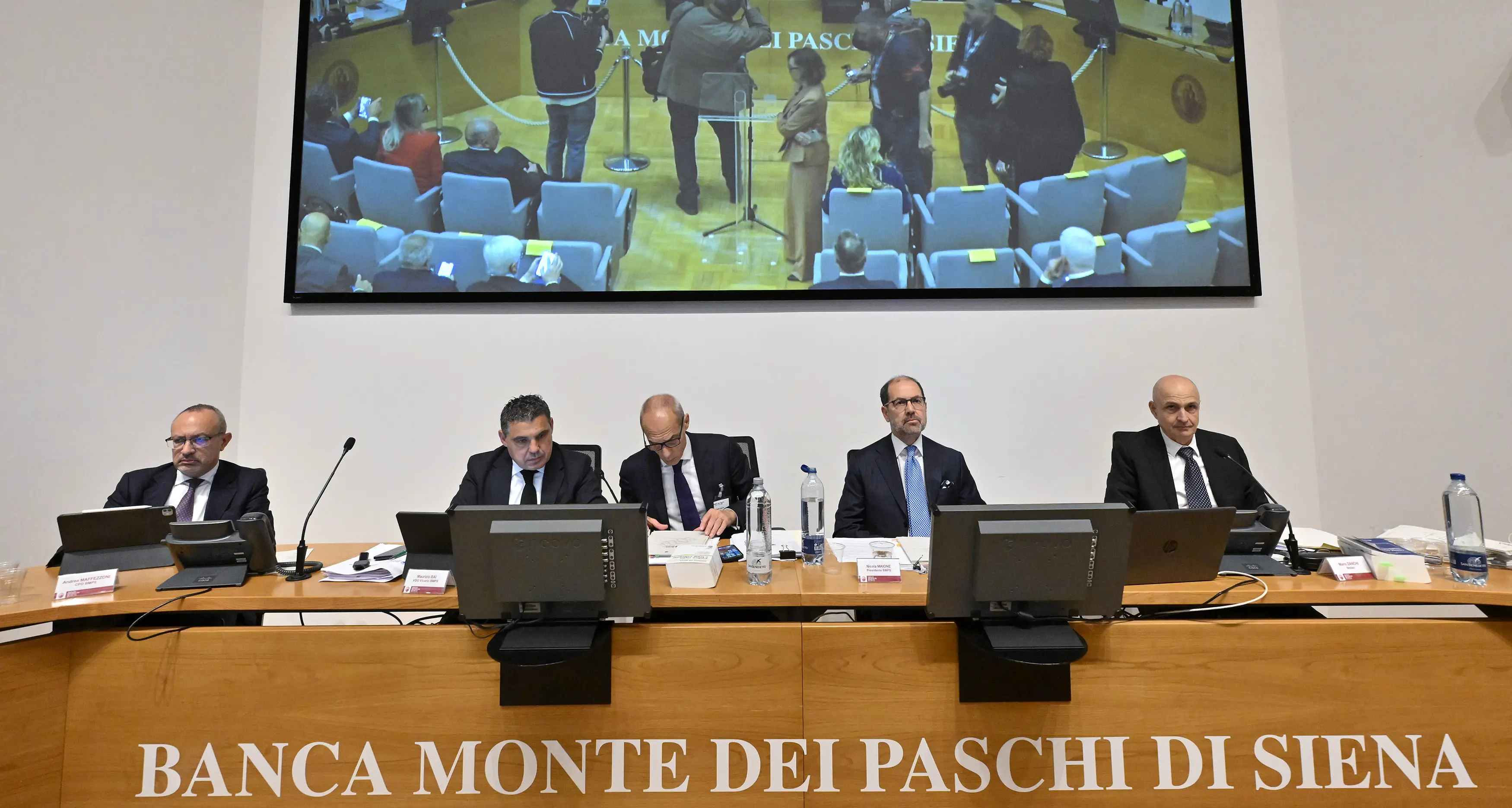 Intesa/Mps, Filt e Cgil Siena: “Istituzioni e forze politiche tutelino dipendenti e territorio”