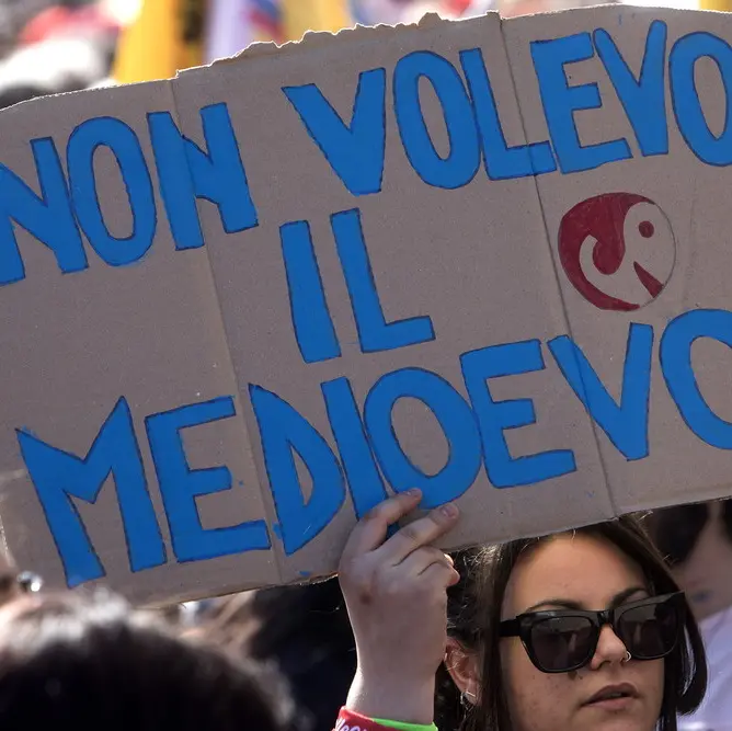 Educazione sessuo-affettiva, la scure reazionaria di Valditara