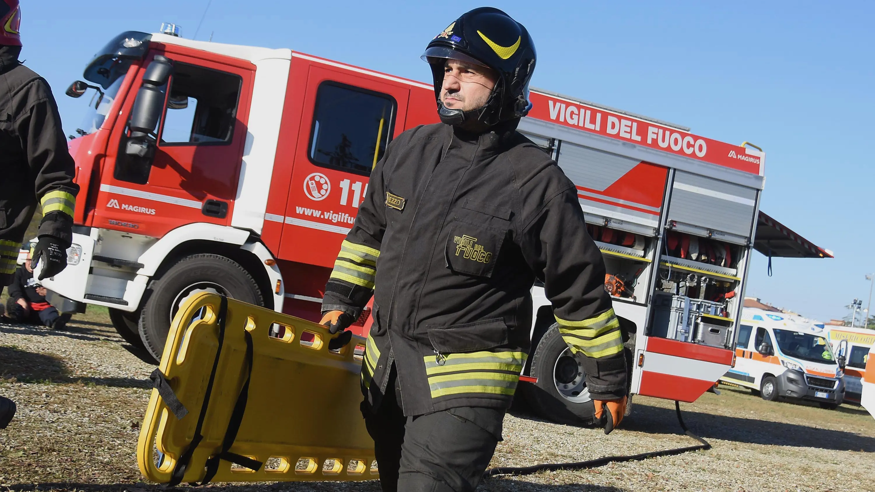 Vigili del fuoco, troppo pochi e poco remunerati