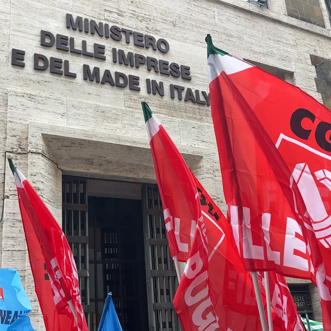 Natuzzi, al Mimit i sindacati alzano la posta: non basta gestire l’emergenza