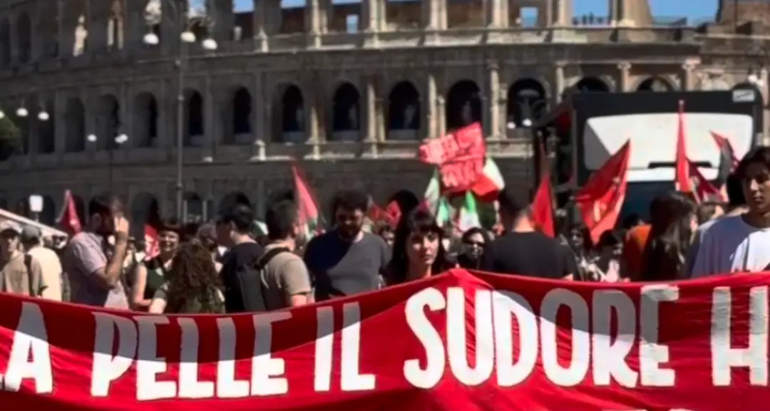 “Non ci piacciono i fascisti”, le voci dal corteo