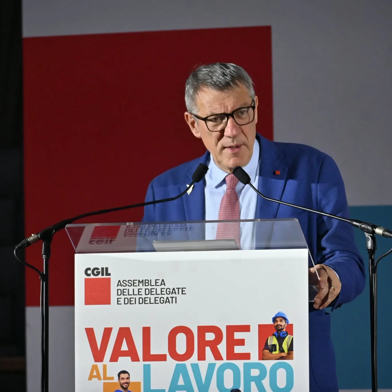 Landini chiude l'assemblea di Bologna: “Al lavoro, alla lotta e allo studio”