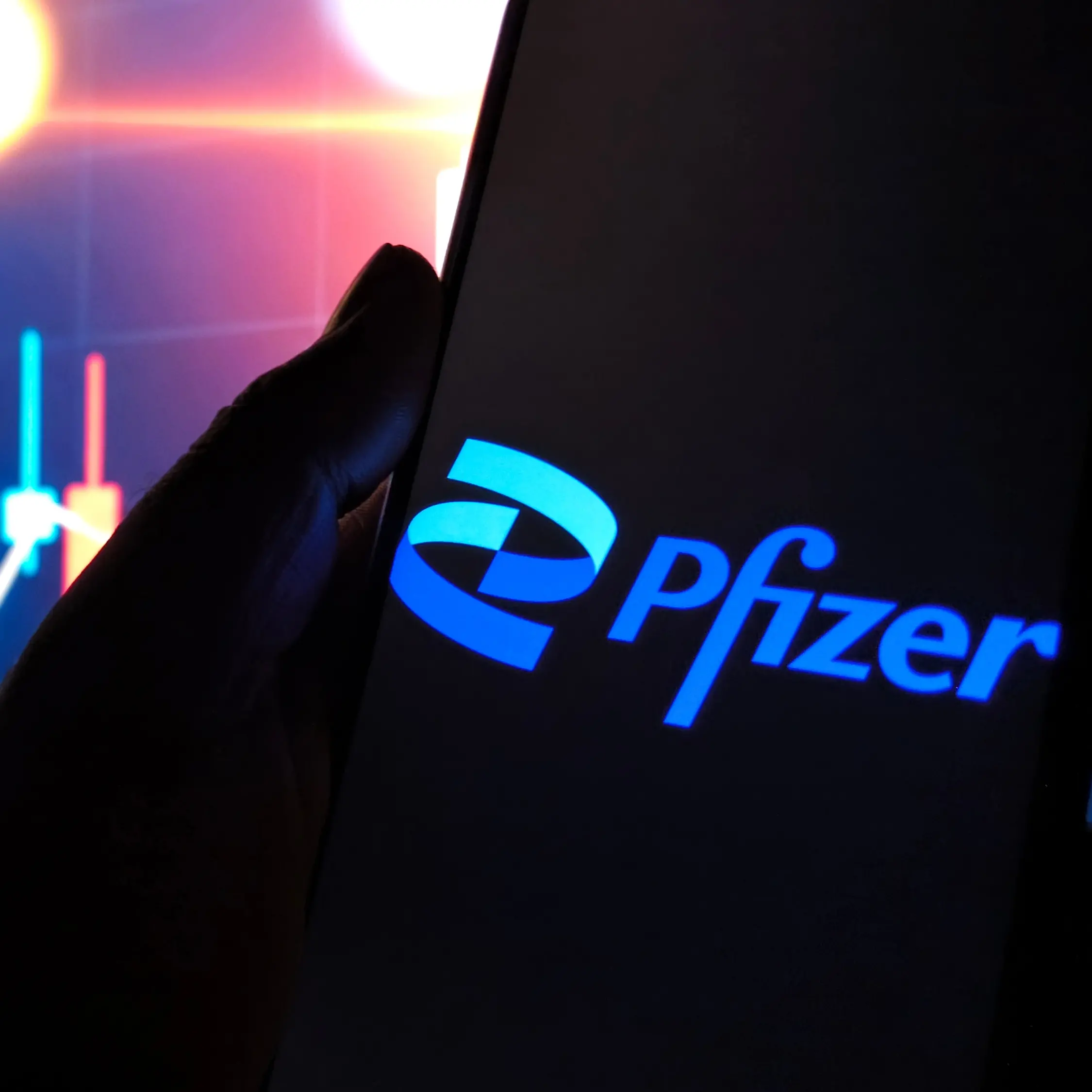 Pfizer, stop a due produzioni a Catania. A rischio in 300