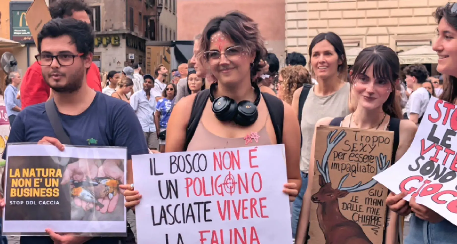 Caccia selvaggia e nuovi Ogm, vantaggi e profitti per pochi