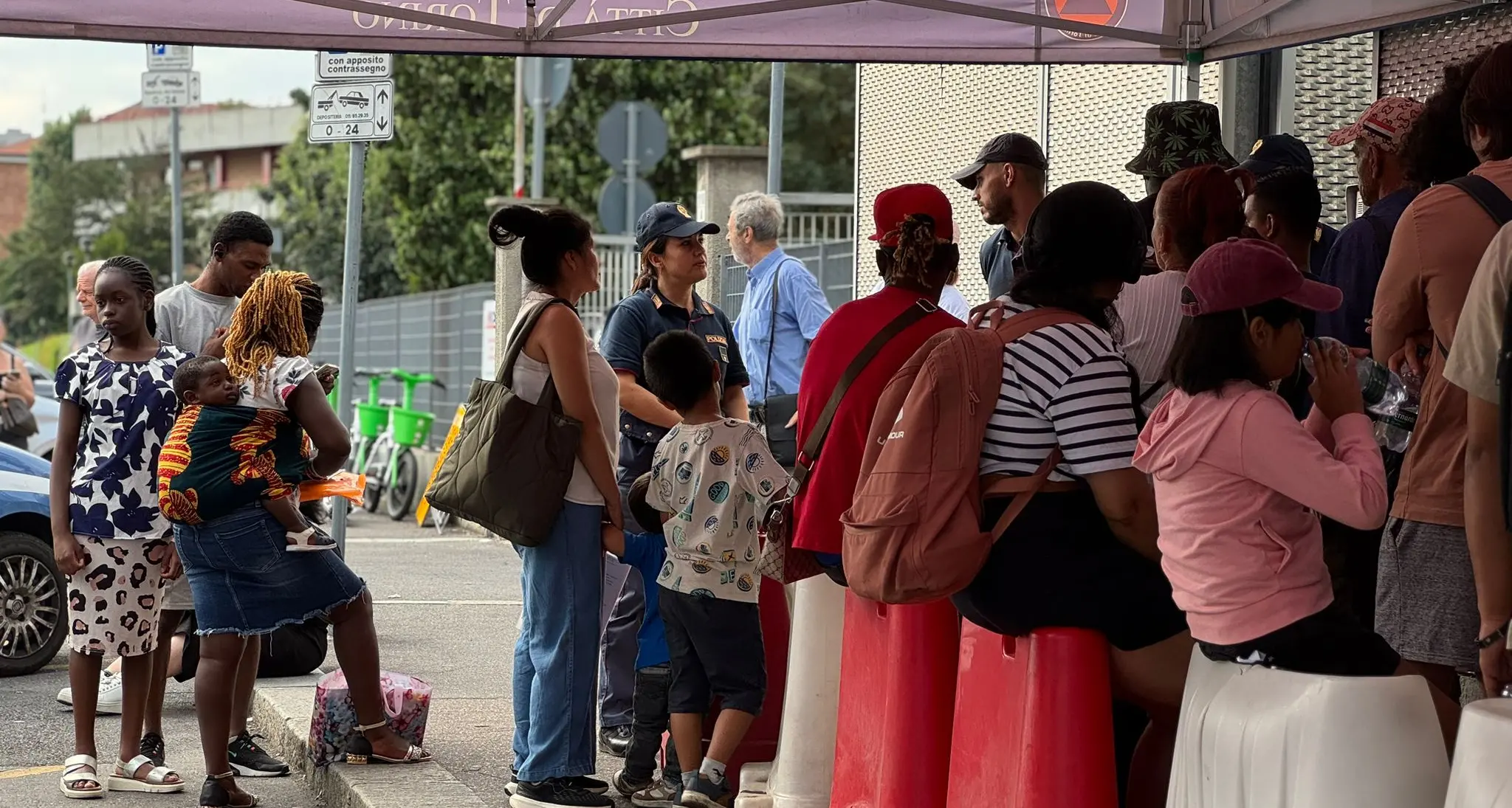 I diritti non si mettono in coda. Protesta Cgil Piemonte per i permessi di soggiorno