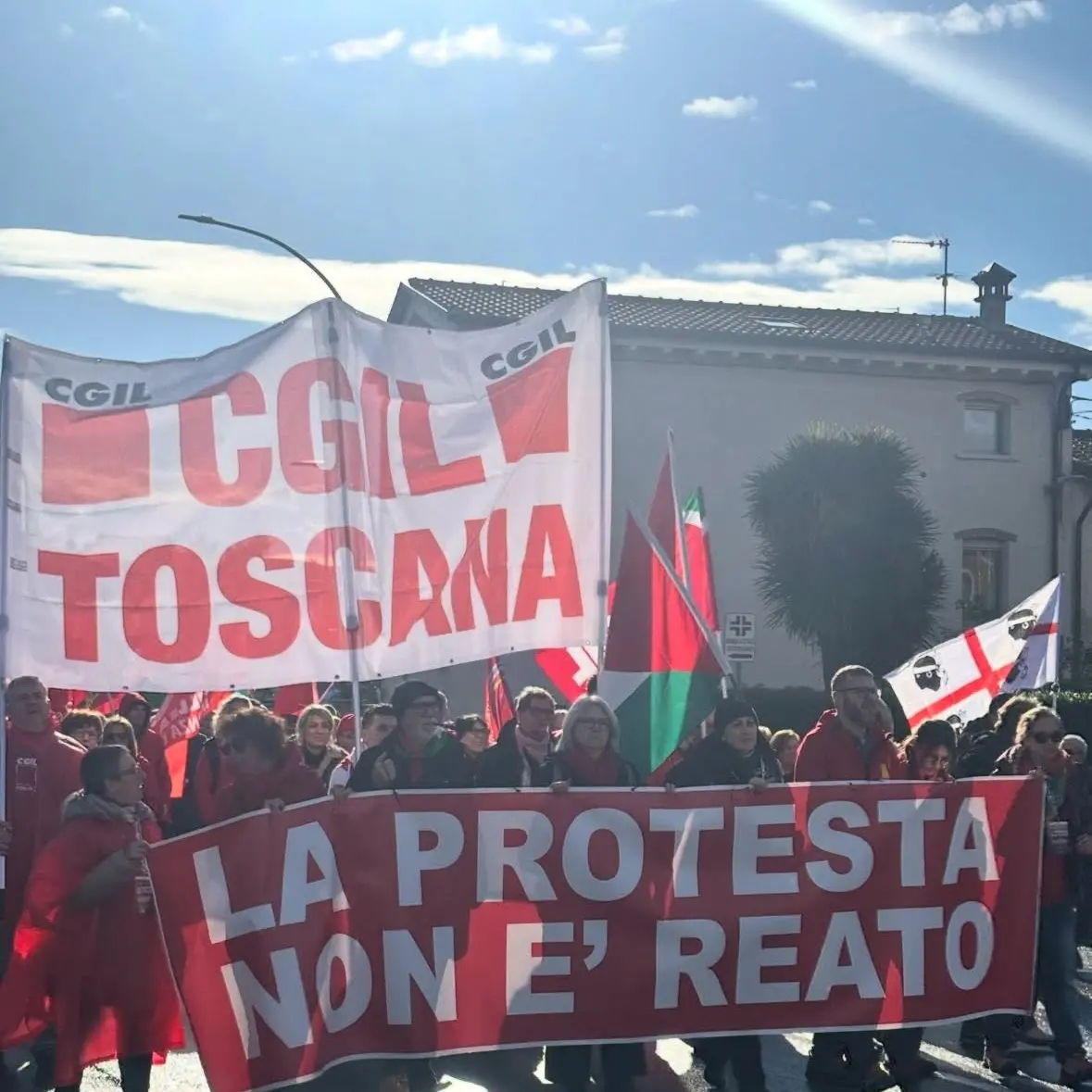 A Massa Carrara 36 rinvii a giudizio per il corteo ProPal del 3 ottobre. Cgil: “Fu corteo pacifico”