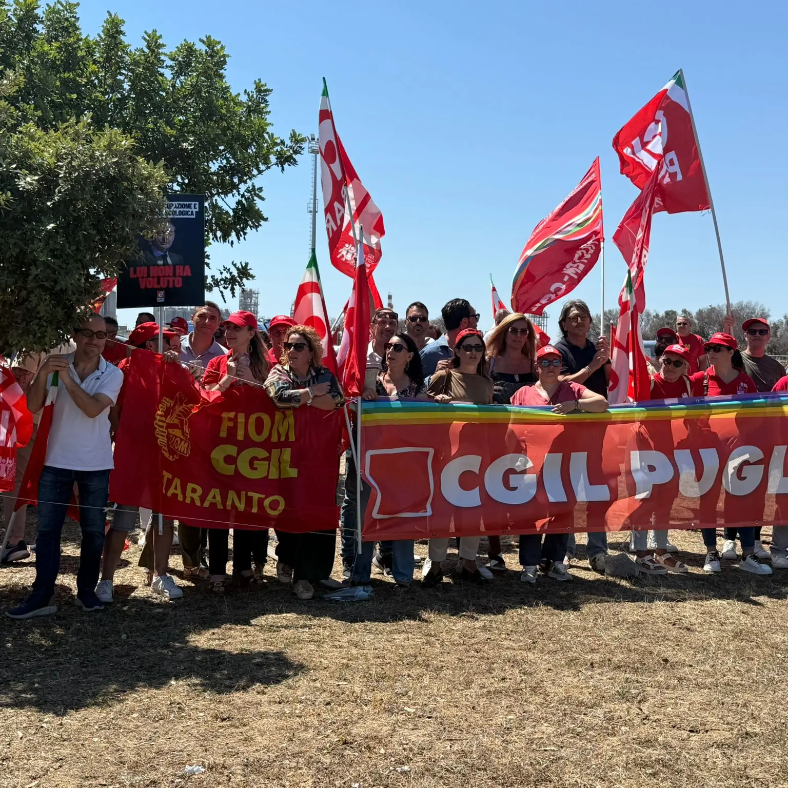 A Brindisi il ministro Urso, Cgil in presidio: “Non servono passerelle”