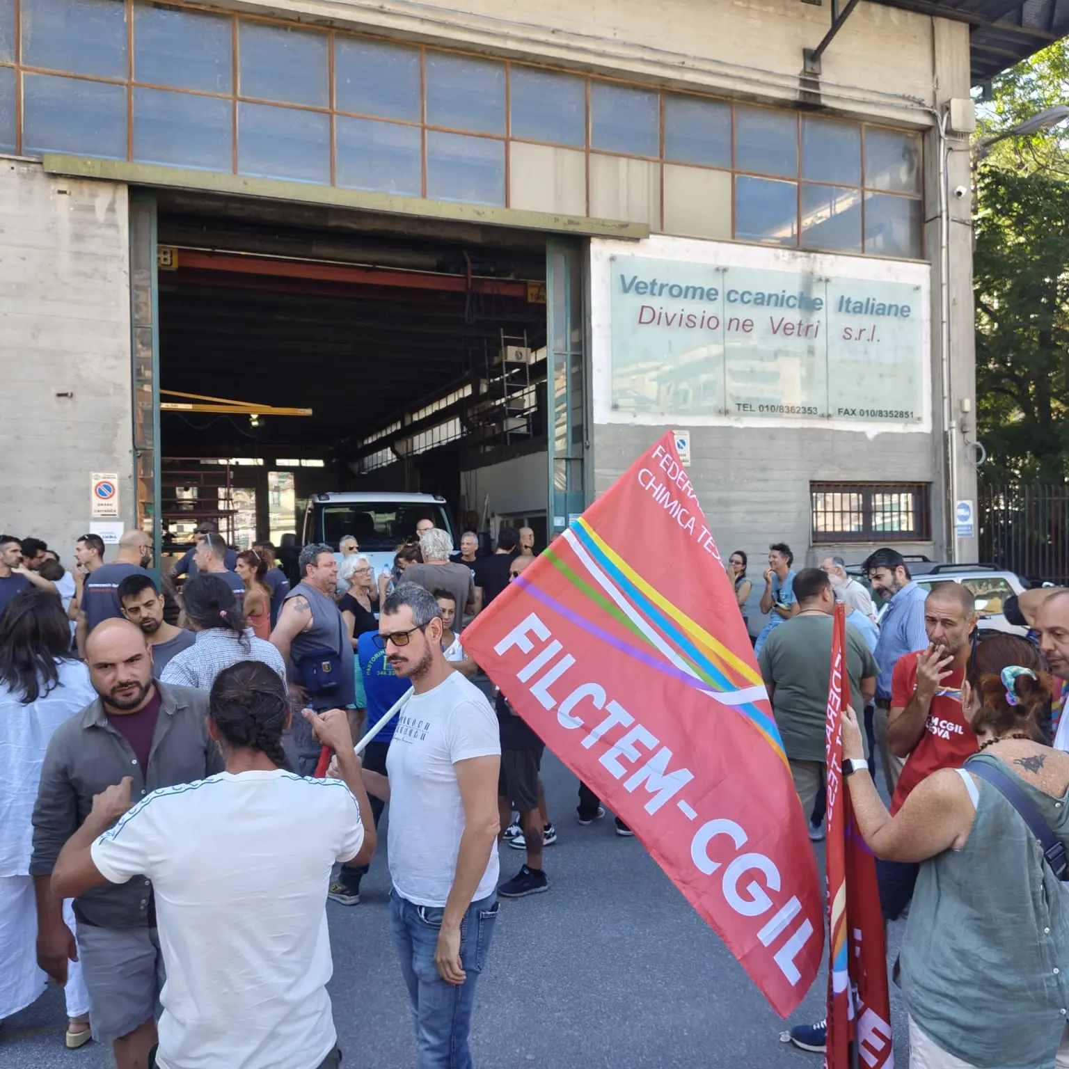 Genova, crisi alla Vetromeccaniche Italiane: a rischio 22 famiglie. Il presidio
