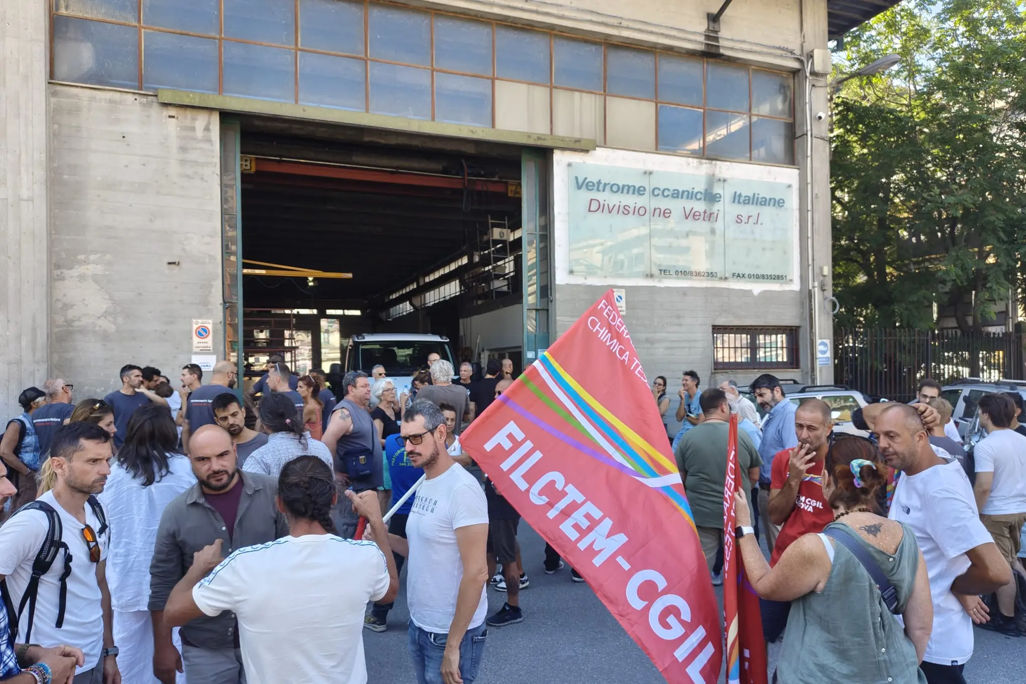 Genova, crisi alla Vetromeccaniche Italiane: a rischio 22 famiglie. Il presidio