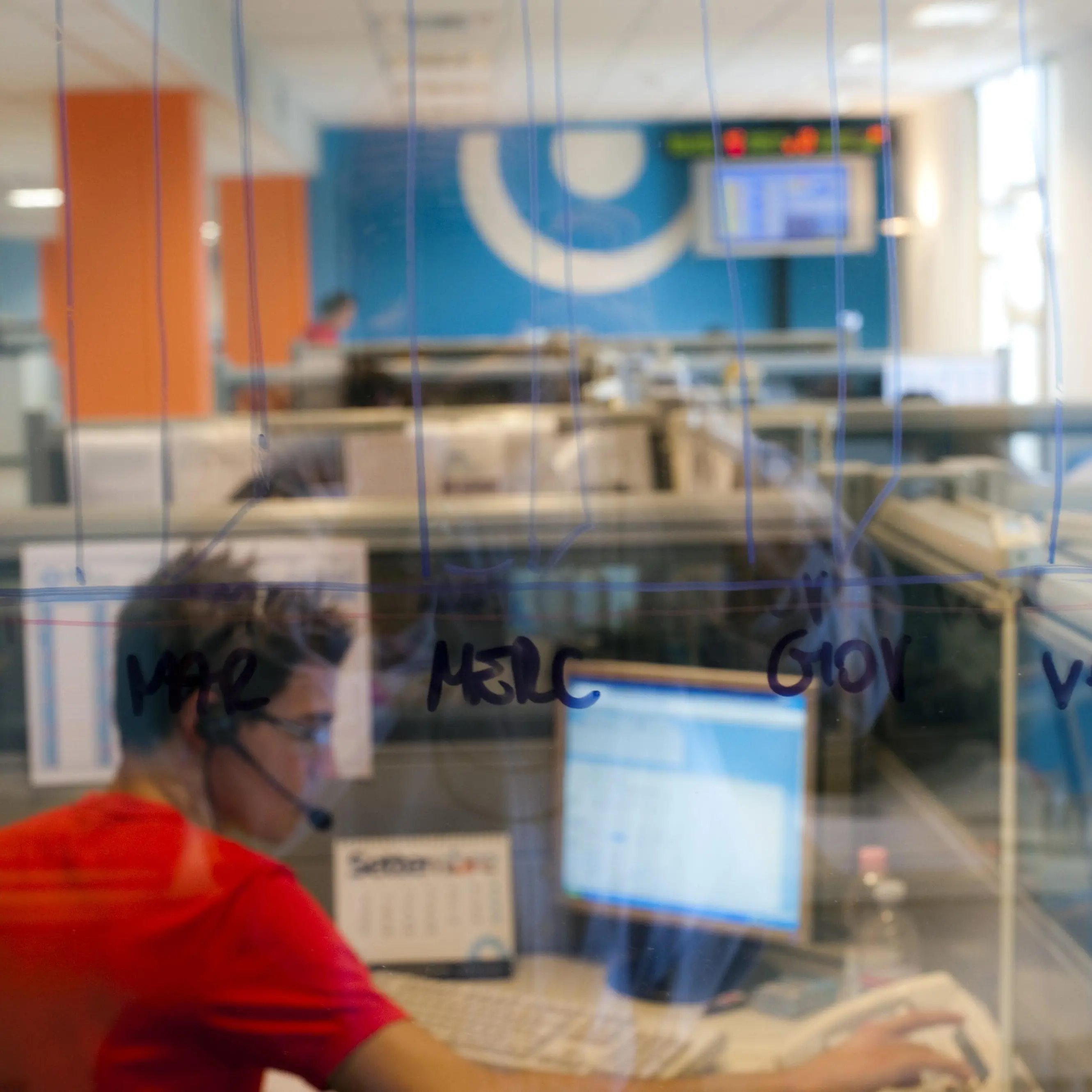 Call center in sciopero, l’AI brucia migliaia di posti