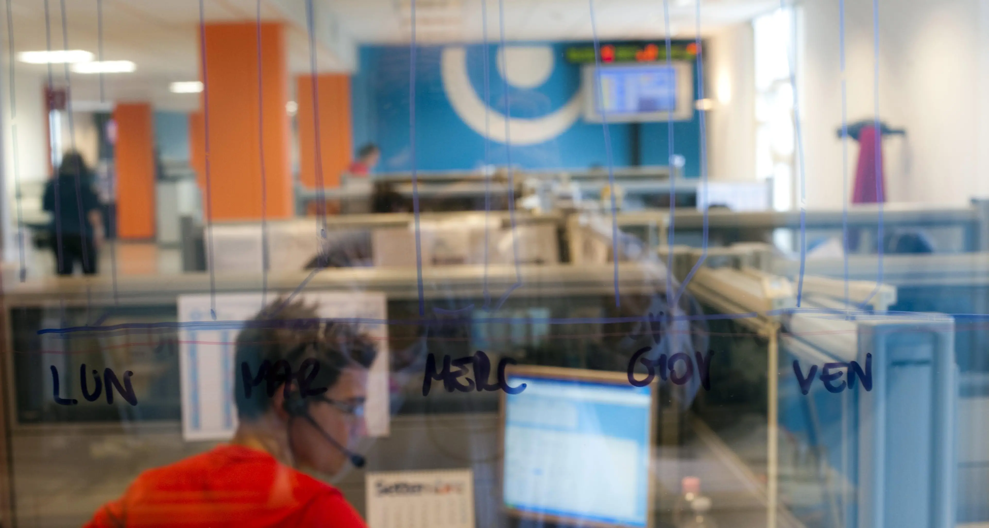 Call center in sciopero, l’AI brucia migliaia di posti