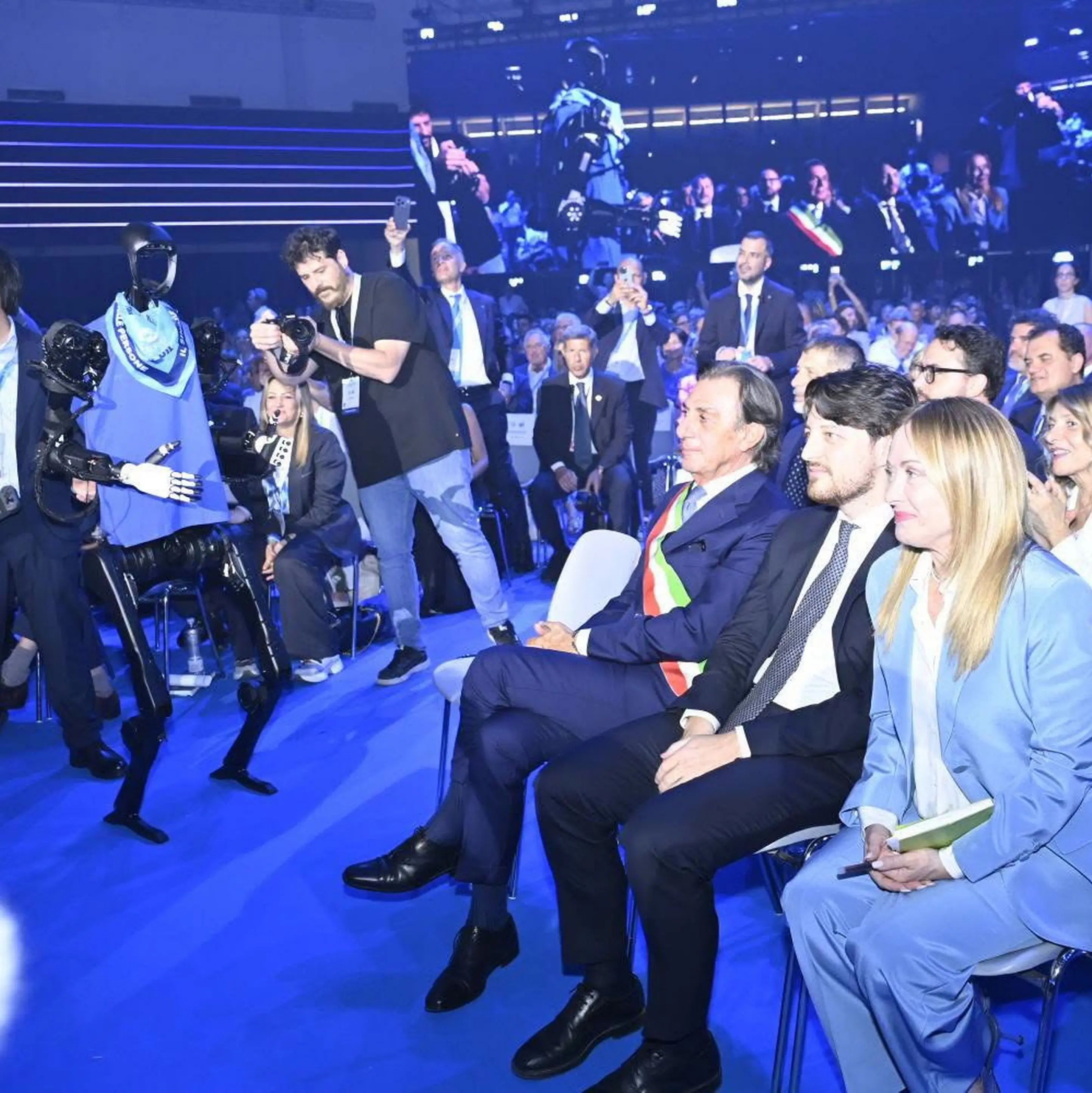 La voce del robot: “Sono qui per aiutare, non per sostituire”