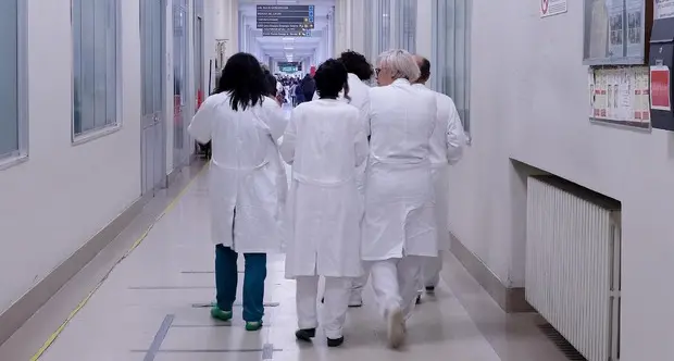 Sanità pubblica, il grande logorio del personale