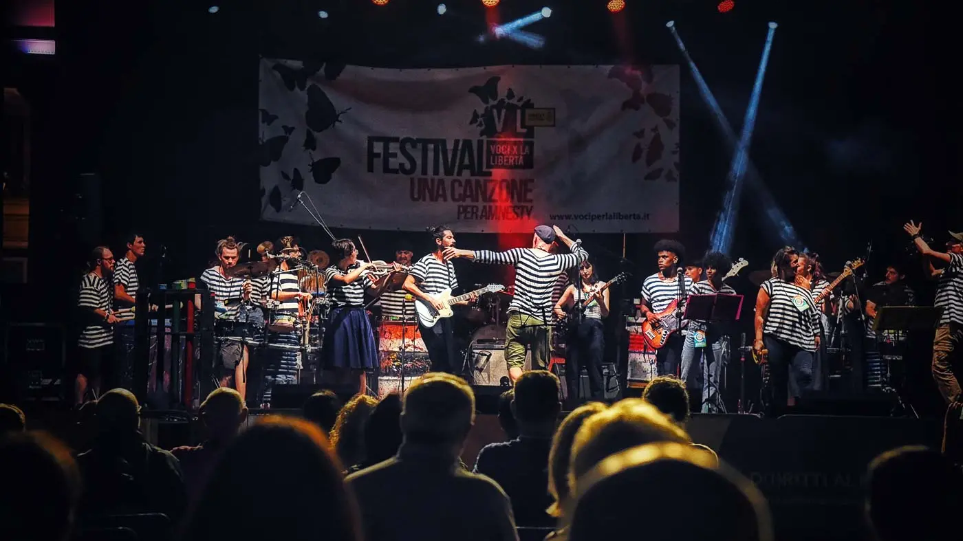\"Voci per la libert\\u00E0 - Una canzone per Amnesty\"