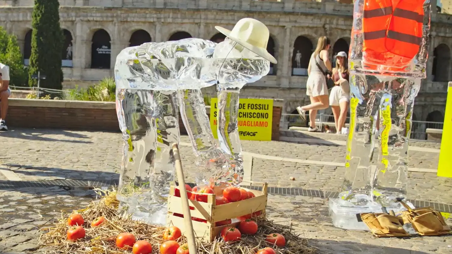 Statue di ghiaccio Greenpeace Roma