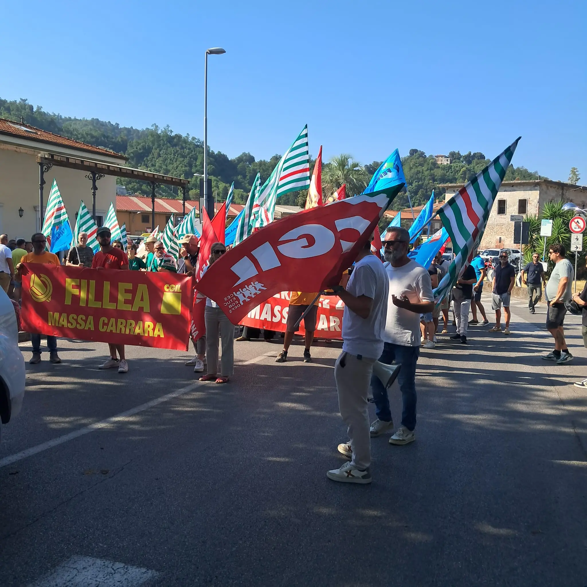 A Carrara adesione quasi totale allo sciopero dei cavatori: la lotta paga