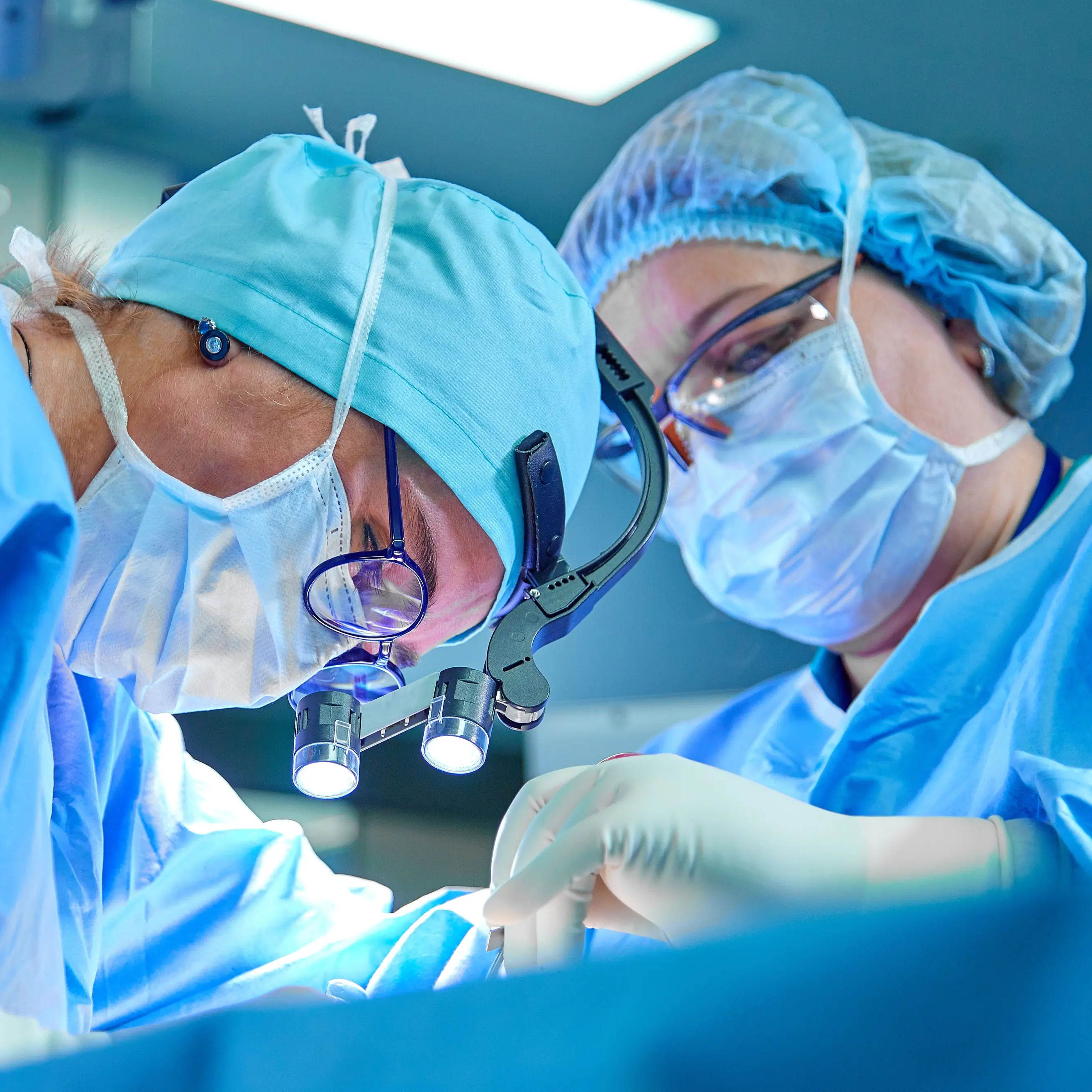 Corcym, stop dei lavoratori: “Le valvole cardiache devono restare qui”