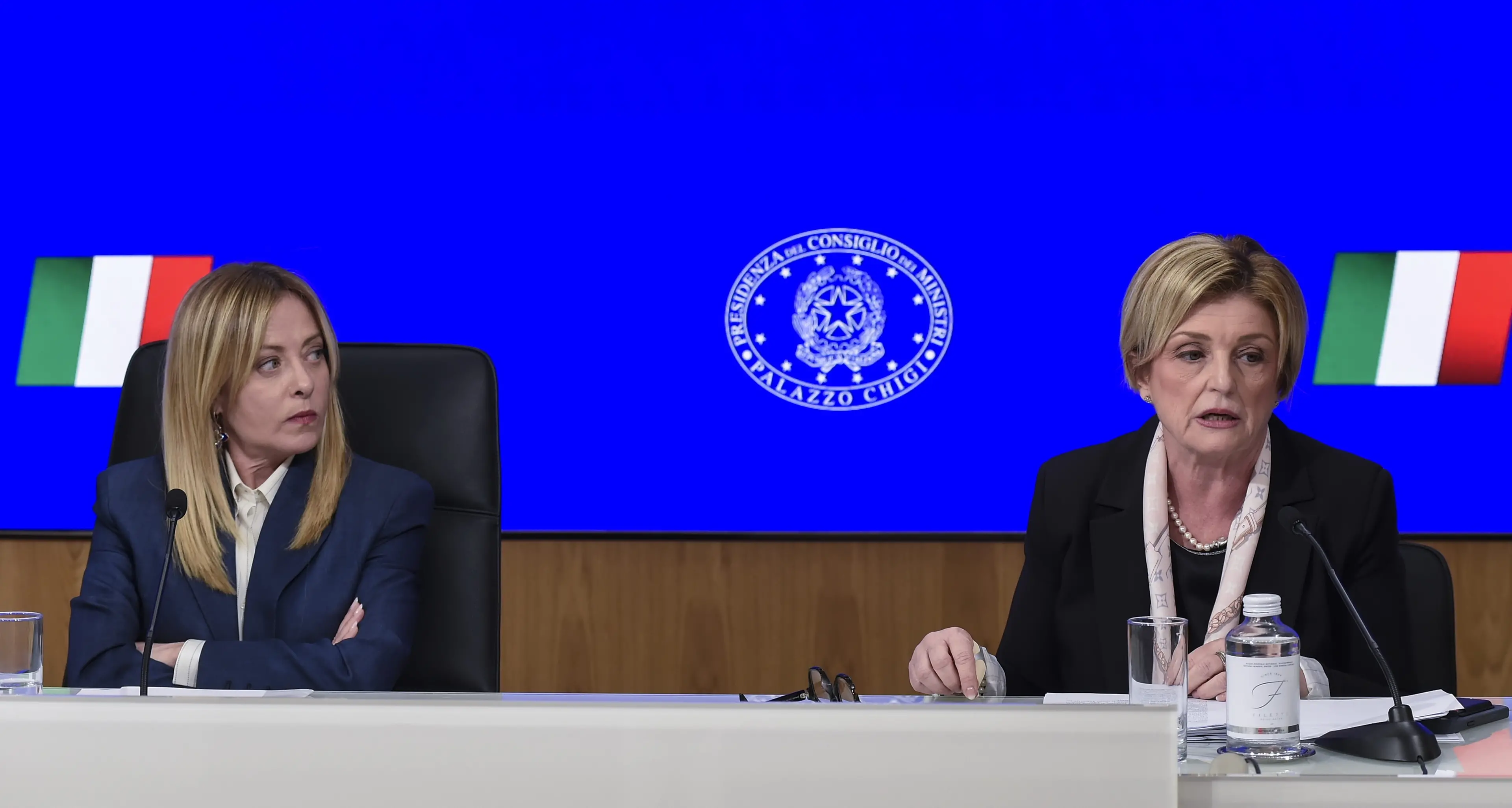 Precari per contratto, poveri per salario. L’altra faccia del lavoro che “cresce”