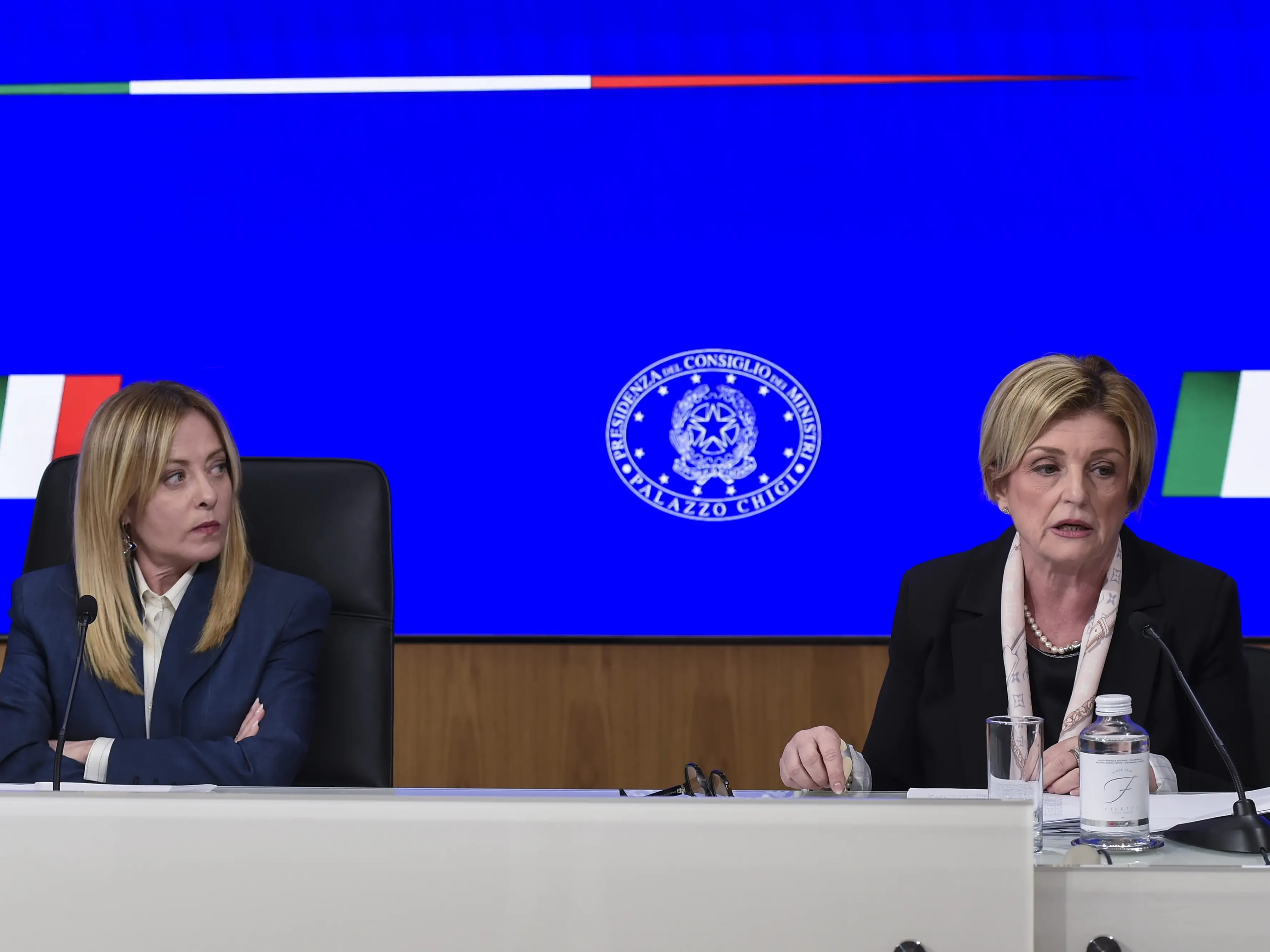 Precari per contratto, poveri per salario. L’altra faccia del lavoro che “cresce”