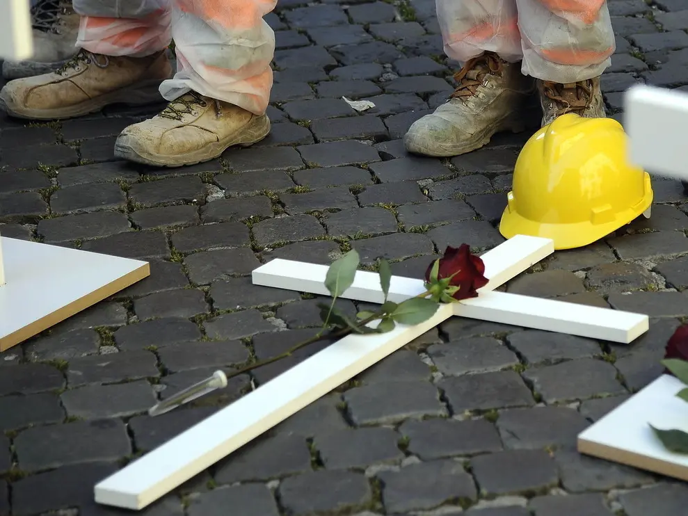 Latina, operaio di 54 anni muore per un malore