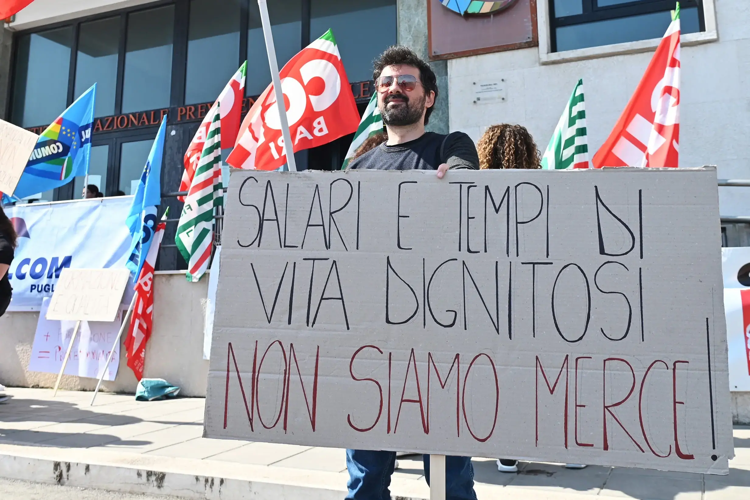 Trent’anni di salari fermi: -6,6%. Upb: “Il fisco da solo non basta più”
