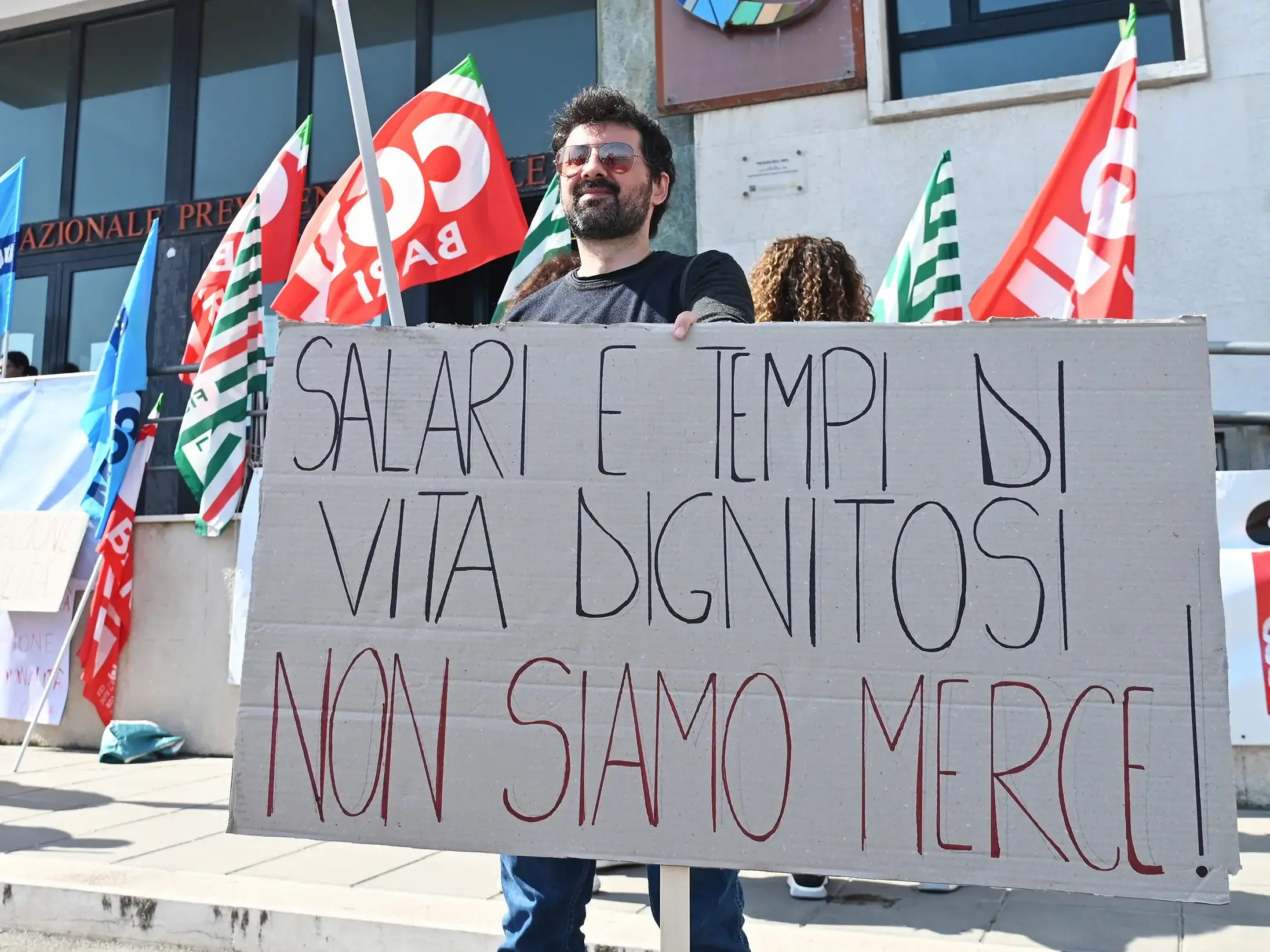 Upd: trent’anni di salari fermi (-6,6%)
