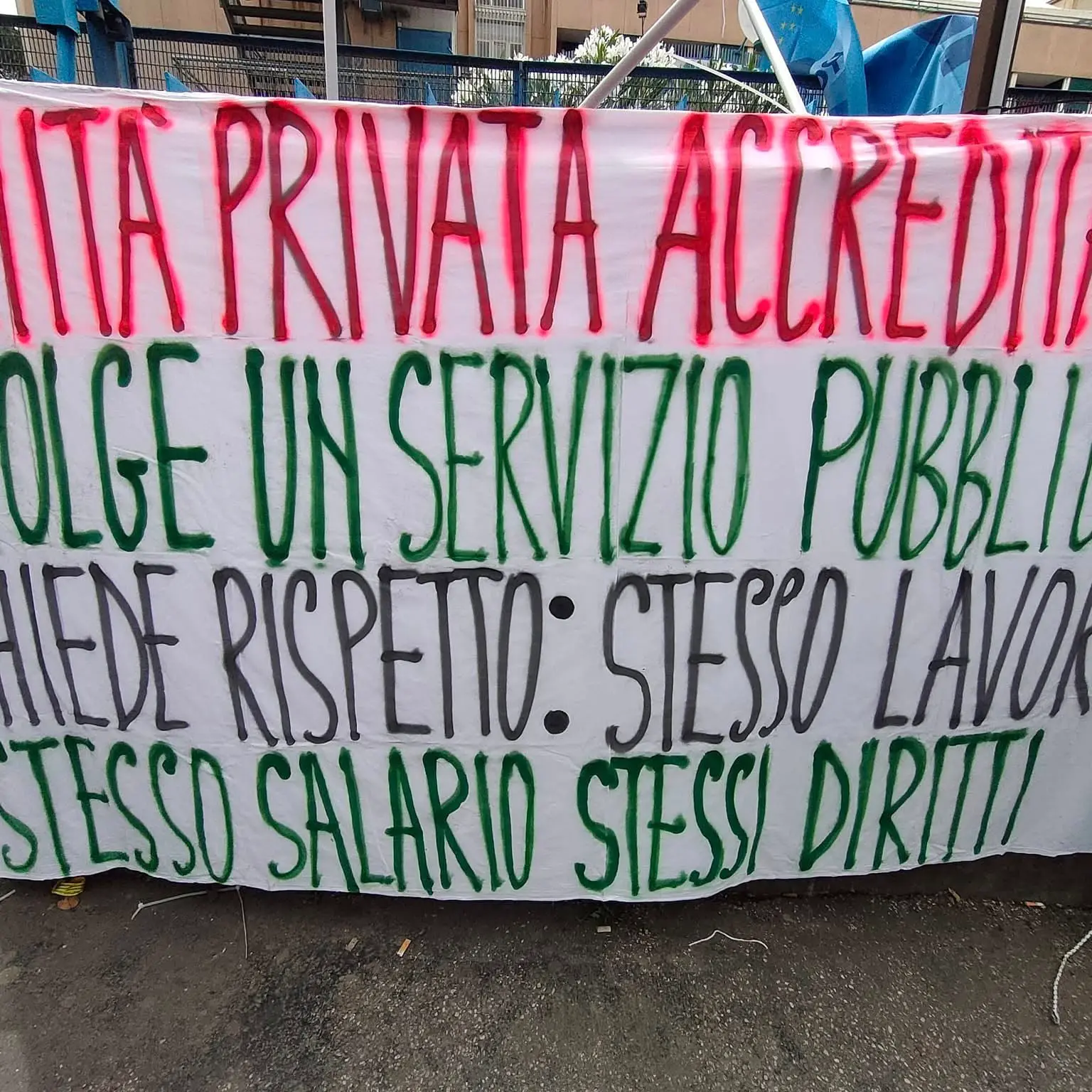Sanità privata di nuovo in piazza per il contratto