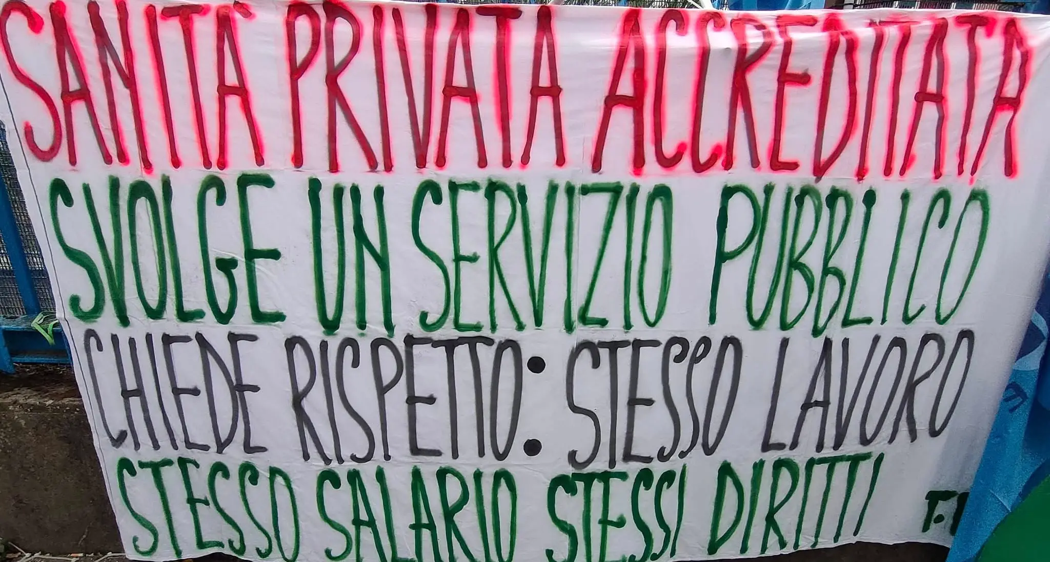 Sanità privata di nuovo in piazza per il contratto