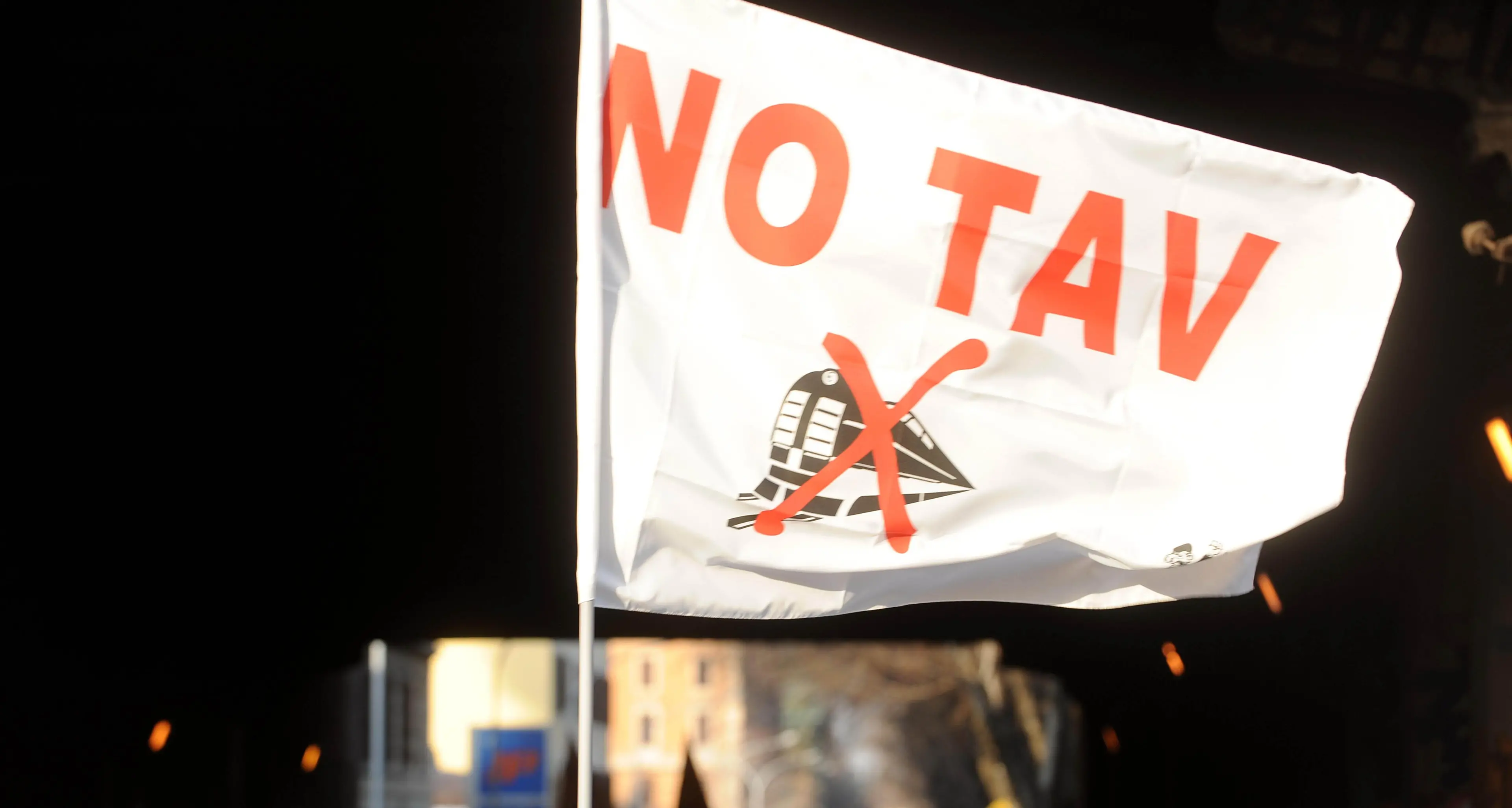 No Tav, sindacati edili: “Solidarietà a forze dell’ordine e operai, garantire sicurezza e legalità”