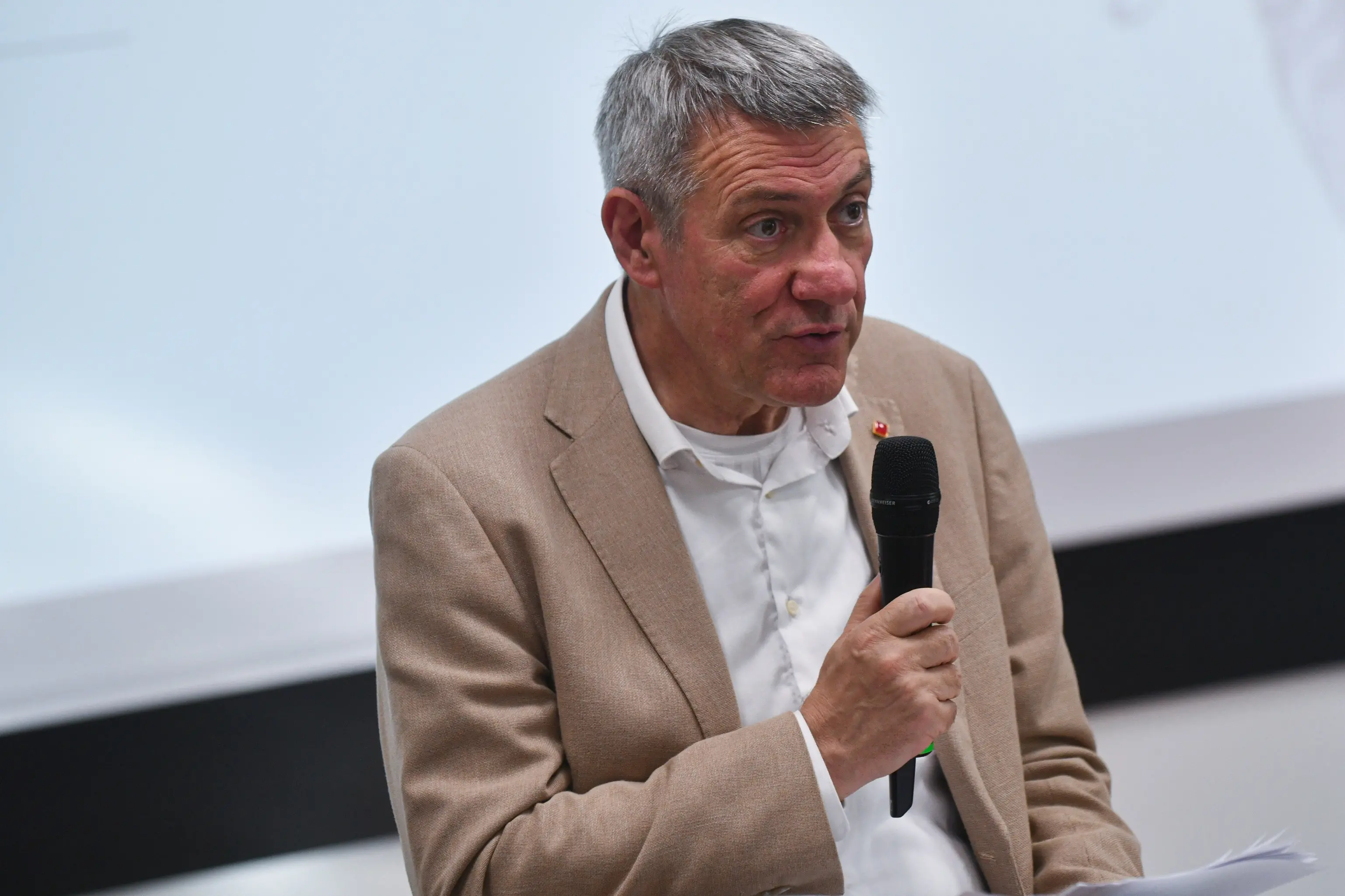 “L’IA deve liberare il lavoro, non sostituire le persone”