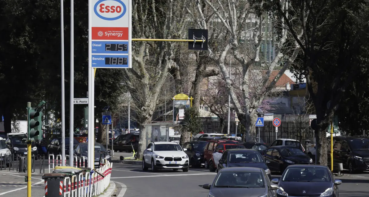 Diesel, il mini-sconto del governo dura solo 10 giorni