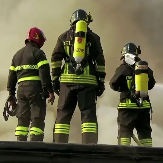 Incendi e crisi climatica: “Basta vivere nell’emergenza, servono assunzioni e prevenzione”