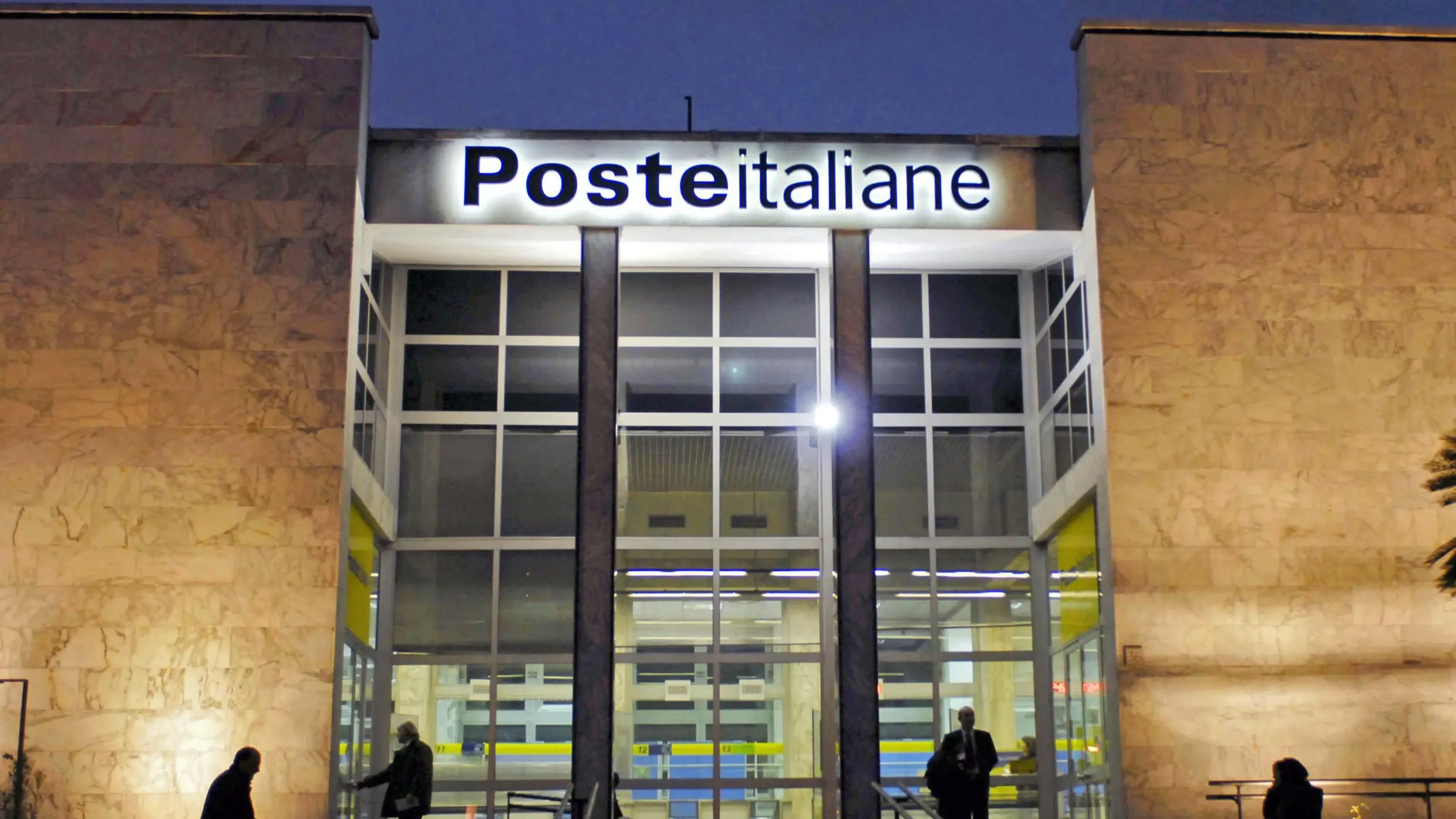 Poste Italiane, firmato l’accordo per la sperimentazione della settimana corta
