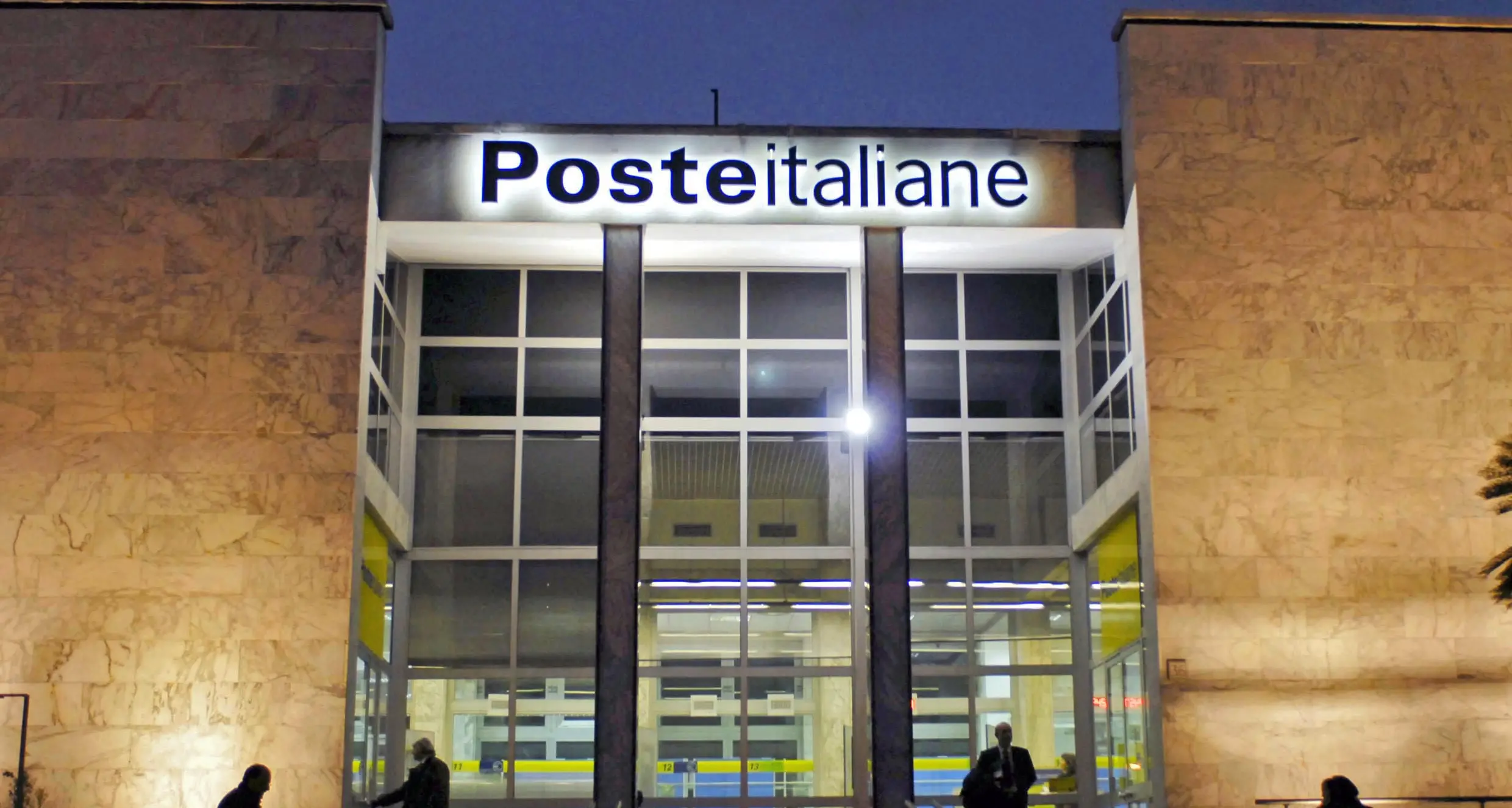 Poste Italiane, firmato l’accordo per la sperimentazione della settimana corta