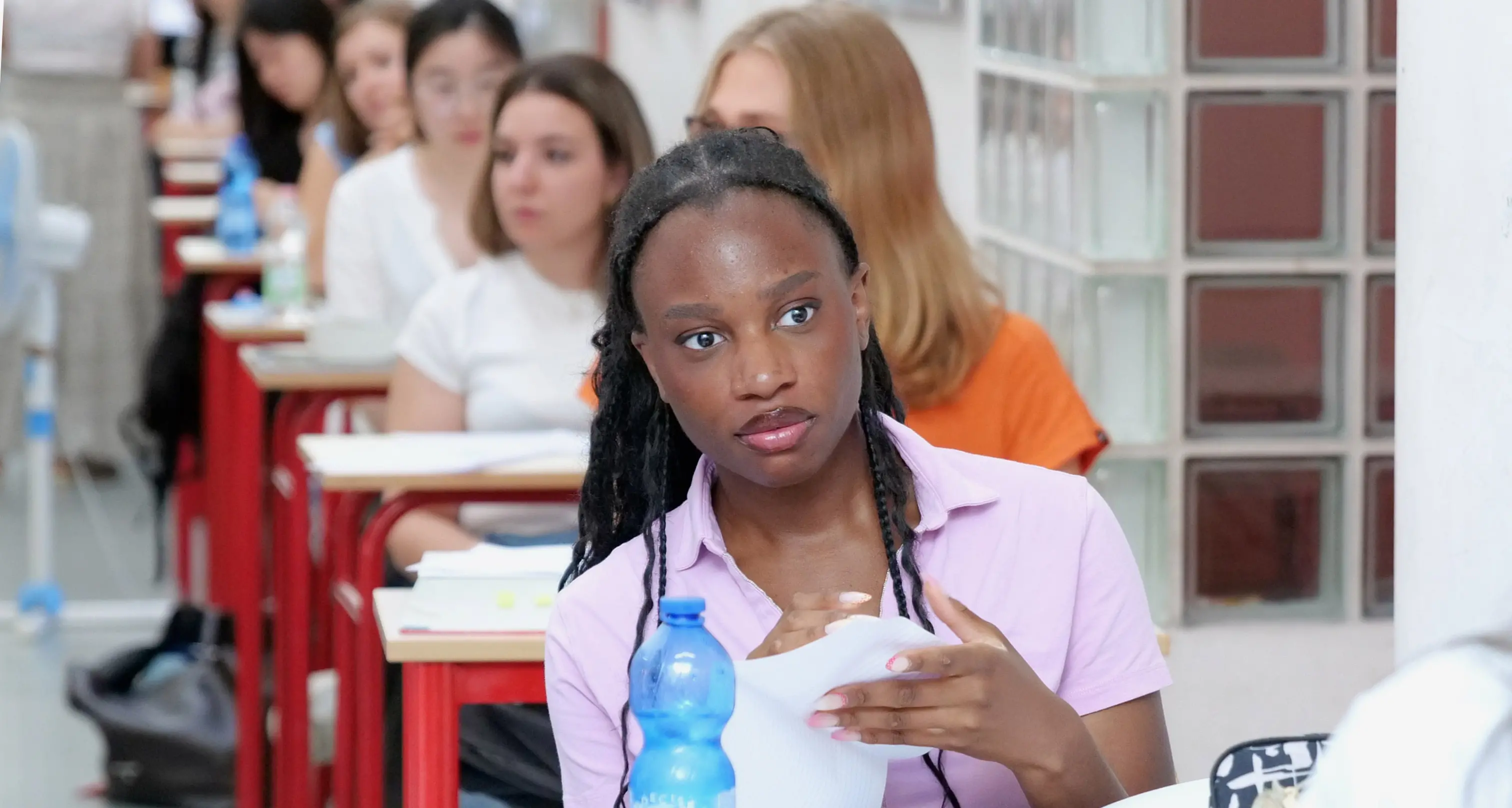 Scuola, il tetto di Valditara