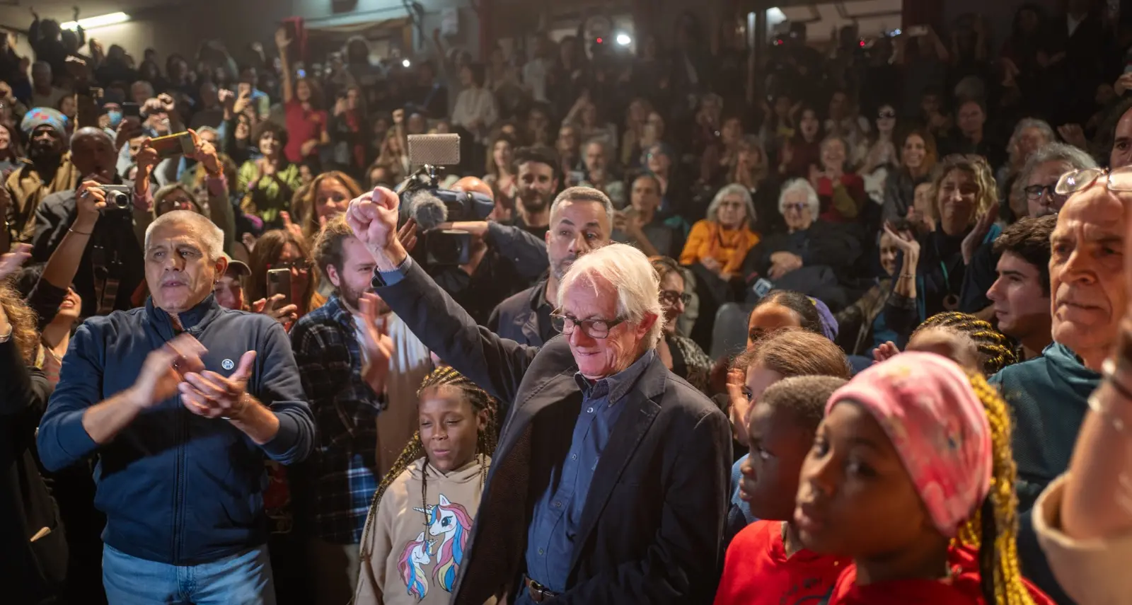 “Bella Ciao non mi è mai sembrata così bella”: la solidarietà di Ken Loach a Spin Time
