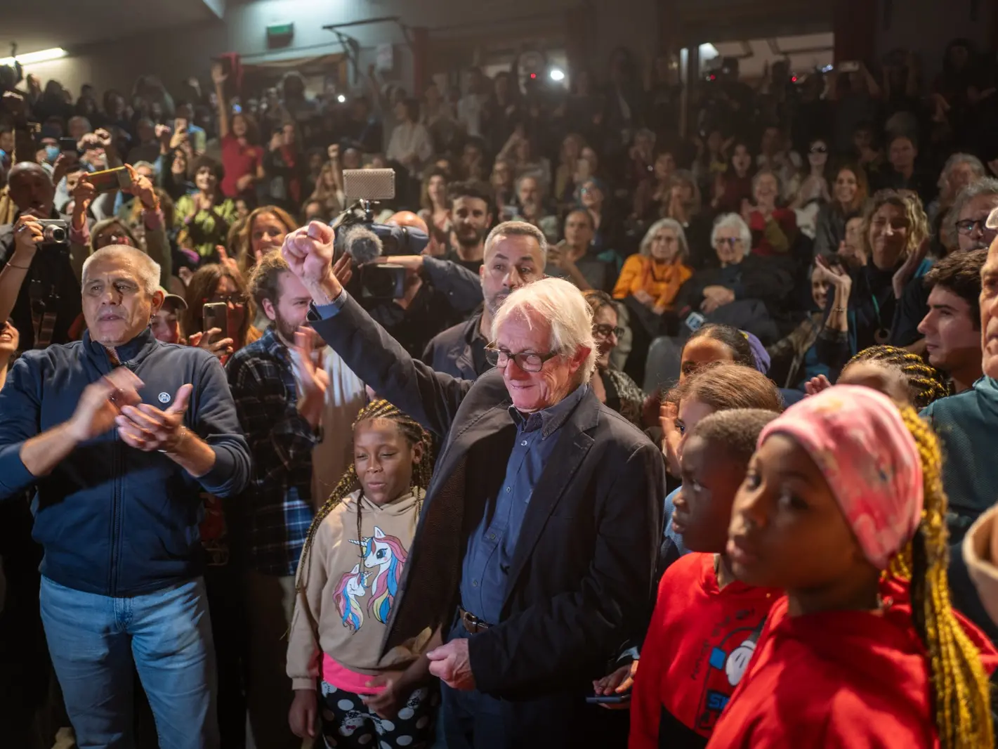 “Bella Ciao non è mai stata così bella”: la solidarietà di Ken Loach a Spin Time