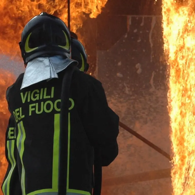 Meno vigili del fuoco mentre gli incendi devastano l’Europa