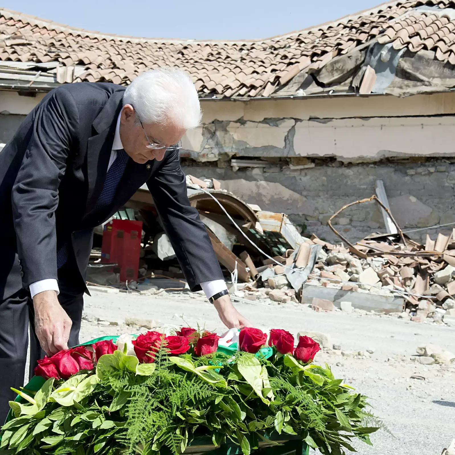 Terremoto, Mattarella elogia volontari e soccorritori: “Un lavoro prezioso”