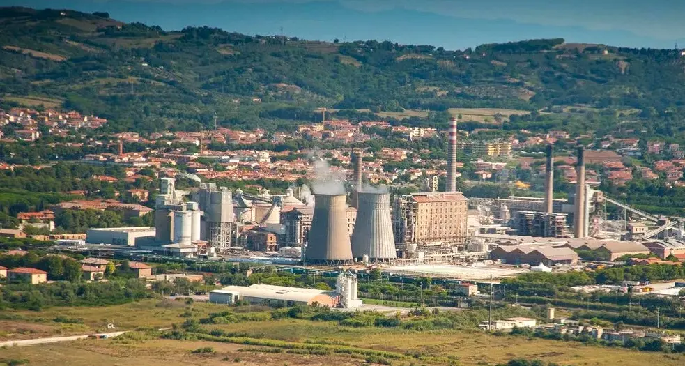 Filctem Livorno: “La chimica arretra, il governo non agisce”
