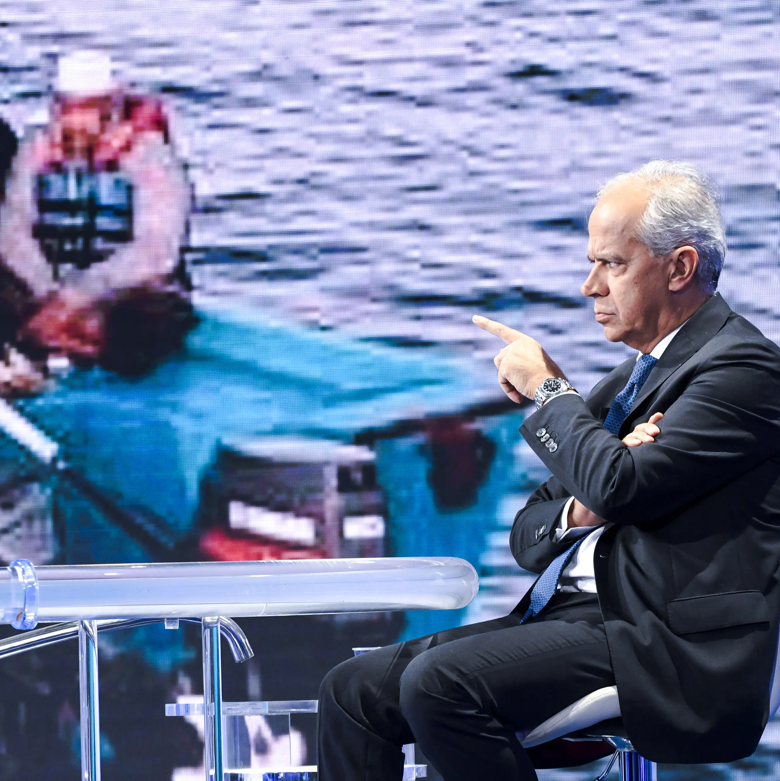 Fermo Sea Watch 5, Piantedosi parla a ong perché Berlino intenda