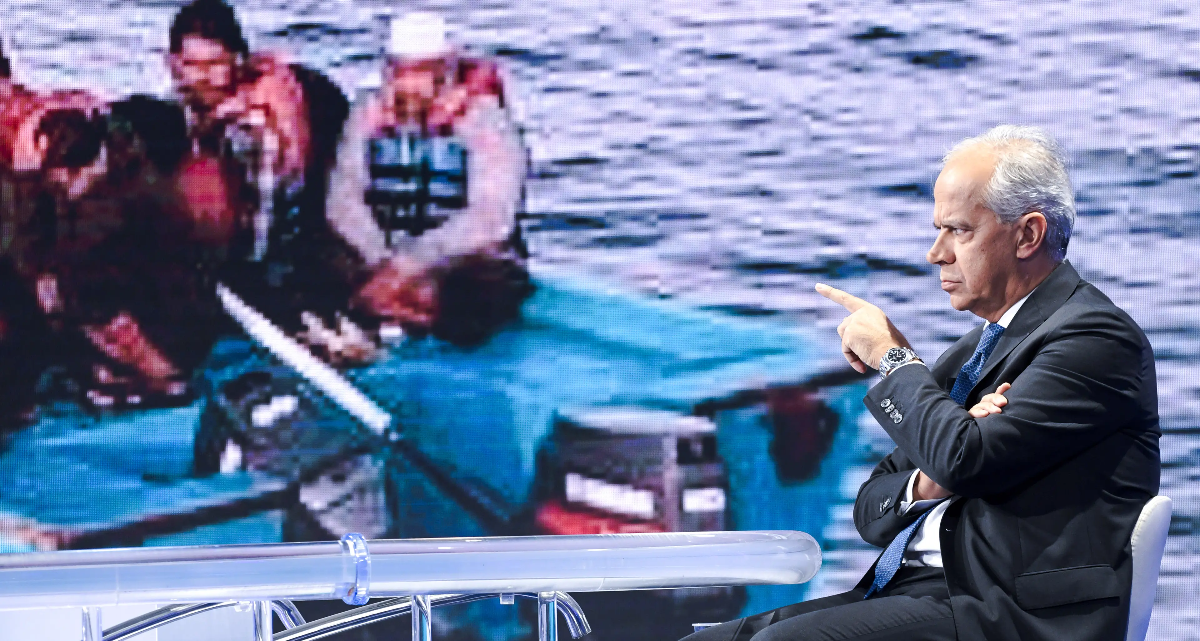 Fermo Sea Watch 5, Piantedosi parla a ong perché Berlino intenda