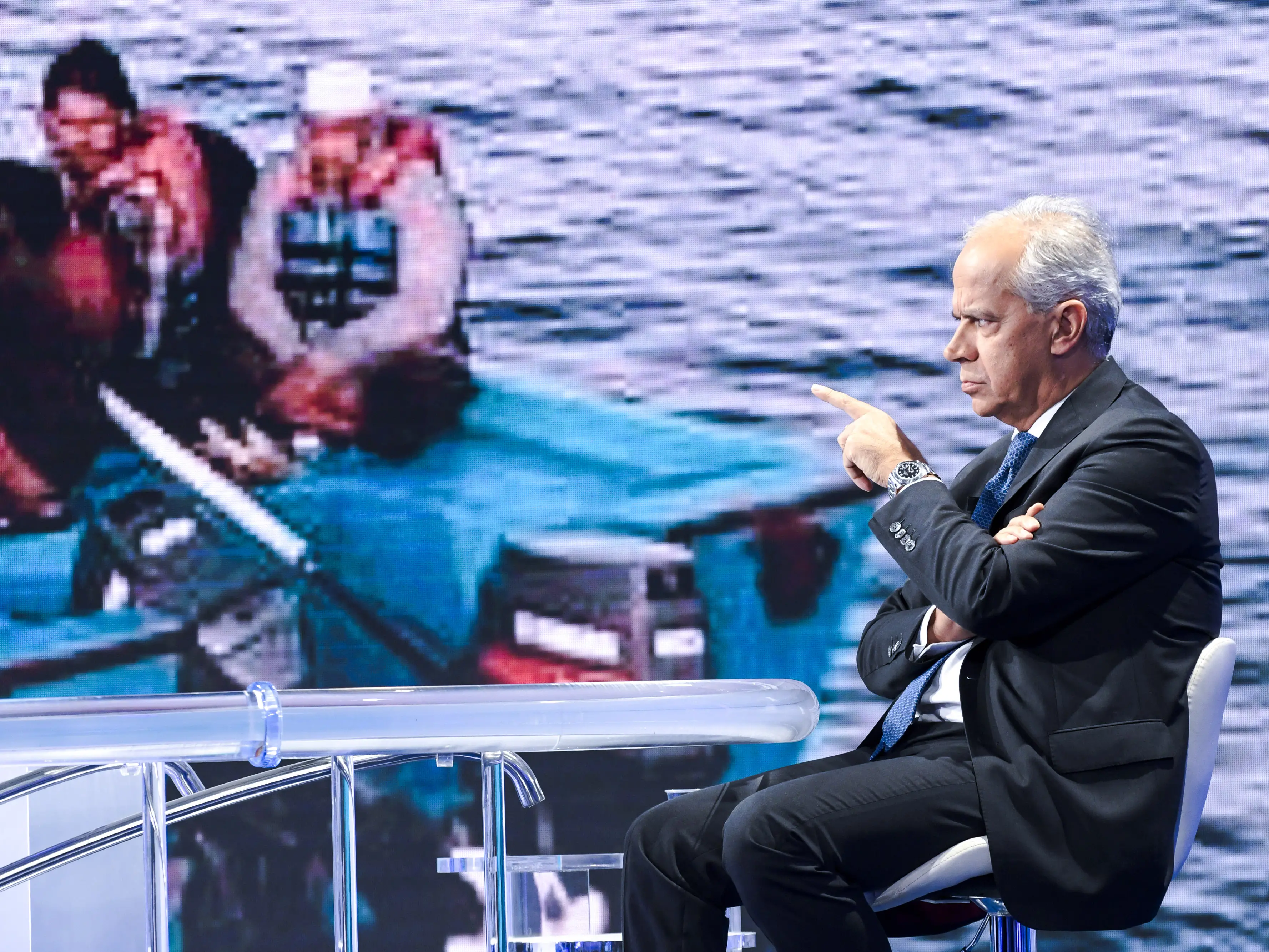 Fermo Sea Watch 5, Piantedosi parla a ong perché Berlino intenda 