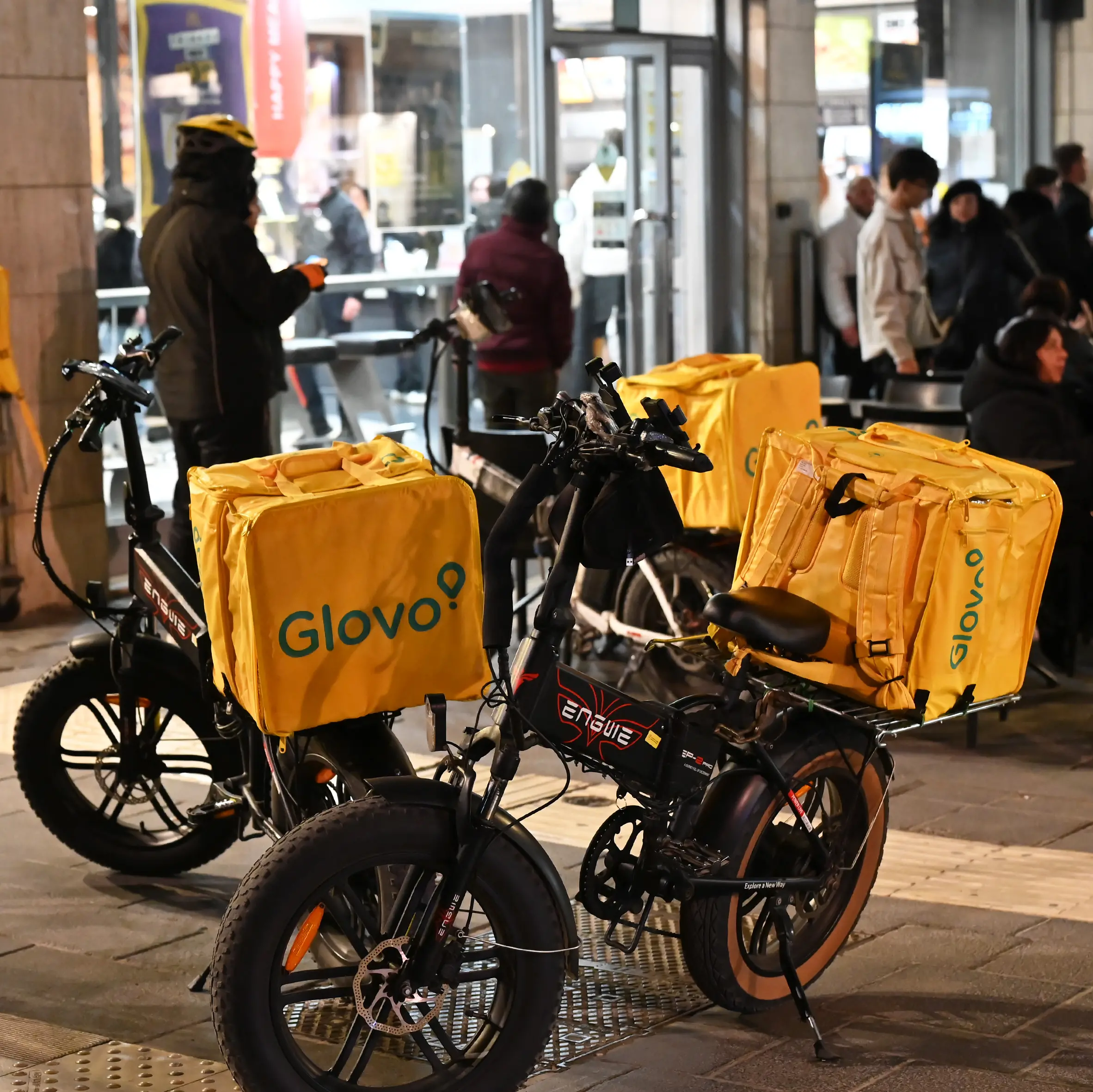 Glovo aumenta i compensi. Il pm: “Sono solo sulla carta”