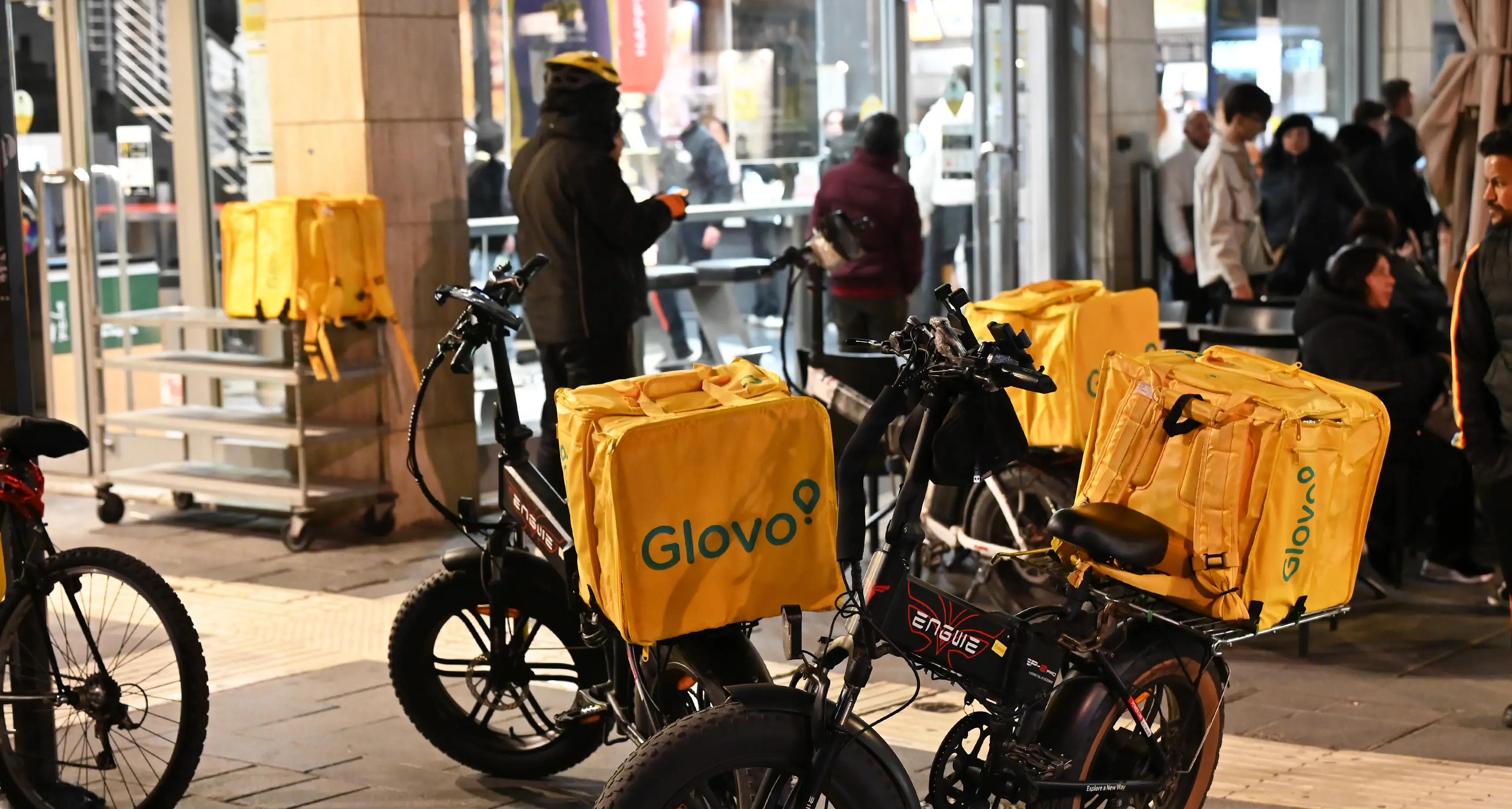 Glovo aumenta i compensi. Il pm: “Sono solo sulla carta”