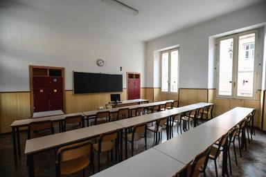 Cgil propone di posticipare l'inizio delle lezioni per il caldo
