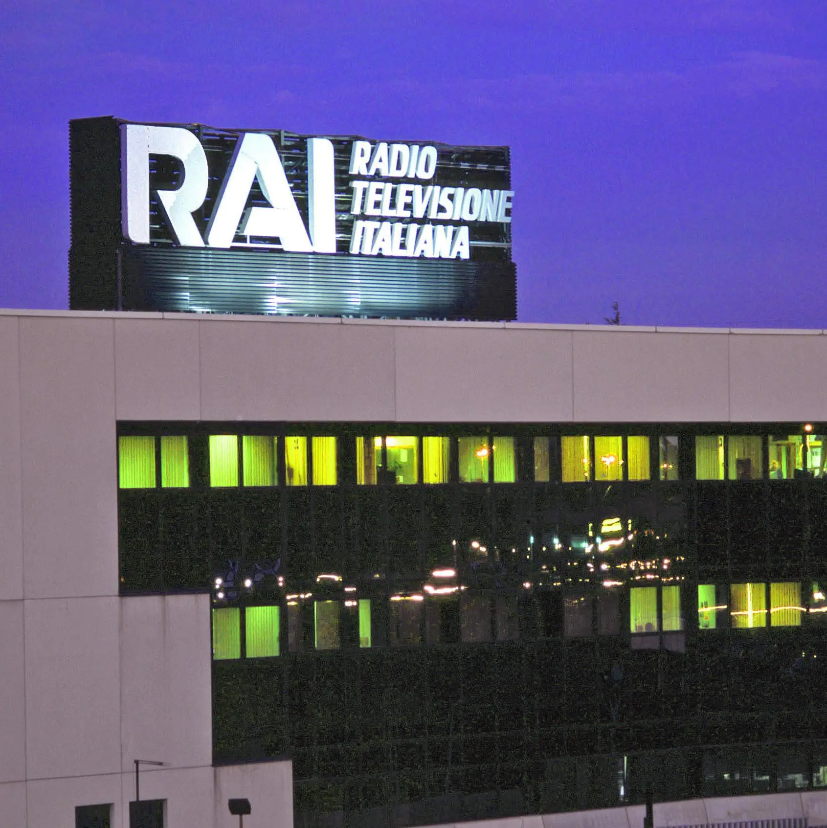 Rai, addii e conti in rosso: il servizio pubblico a pezzi