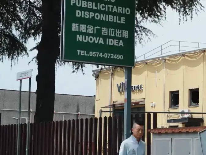 Prato: 15 ore al giorno, 750 euro al mese