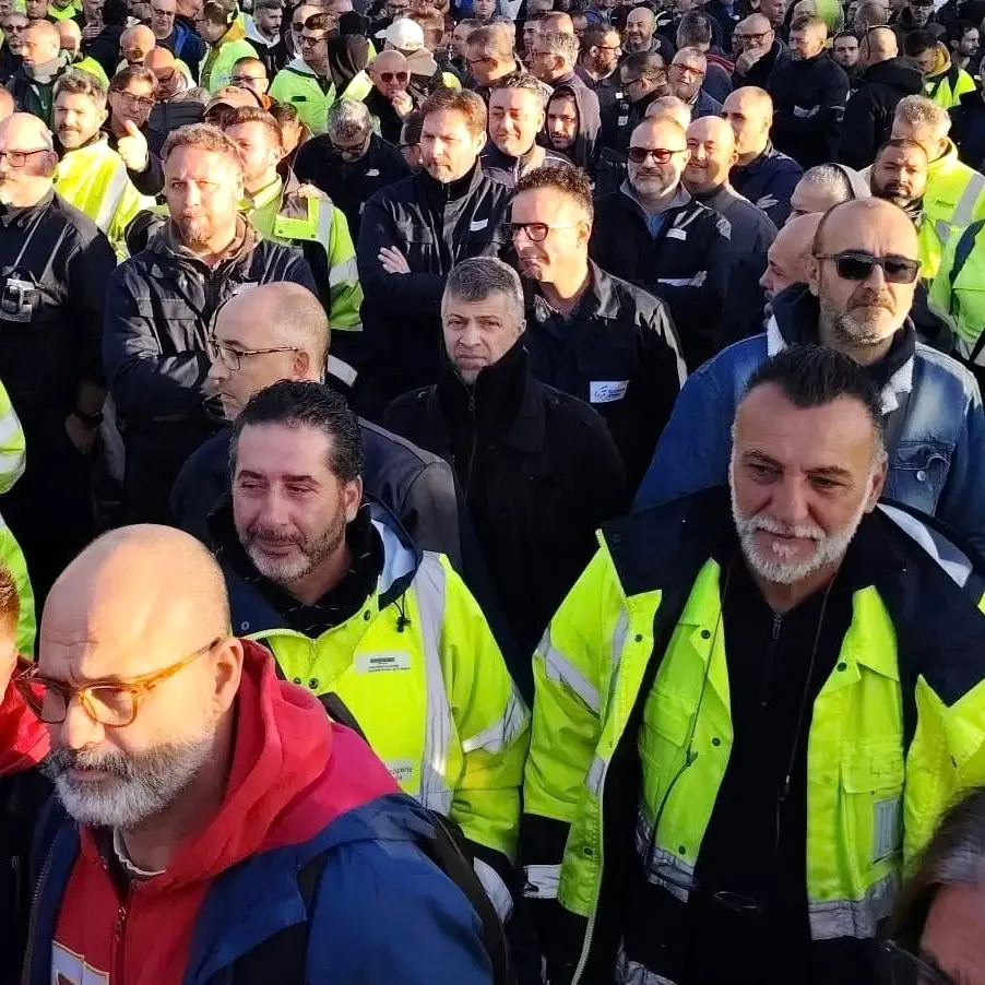Indotto ex Ilva, 2.500 licenziamenti a Taranto